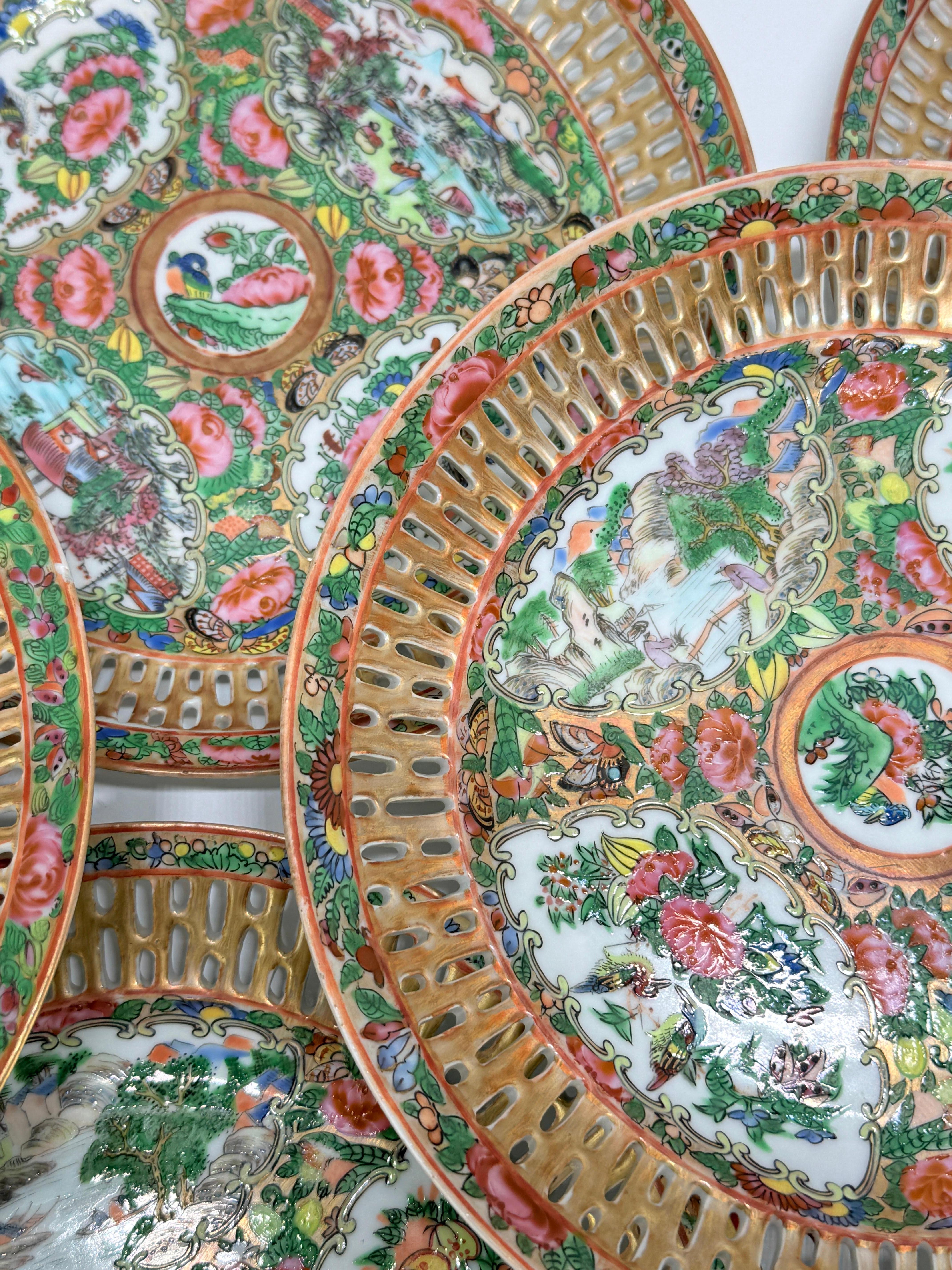 Set of Eight Chinese Export Reticulated Rose Medallion Plates, 19th Century For Sale 5
