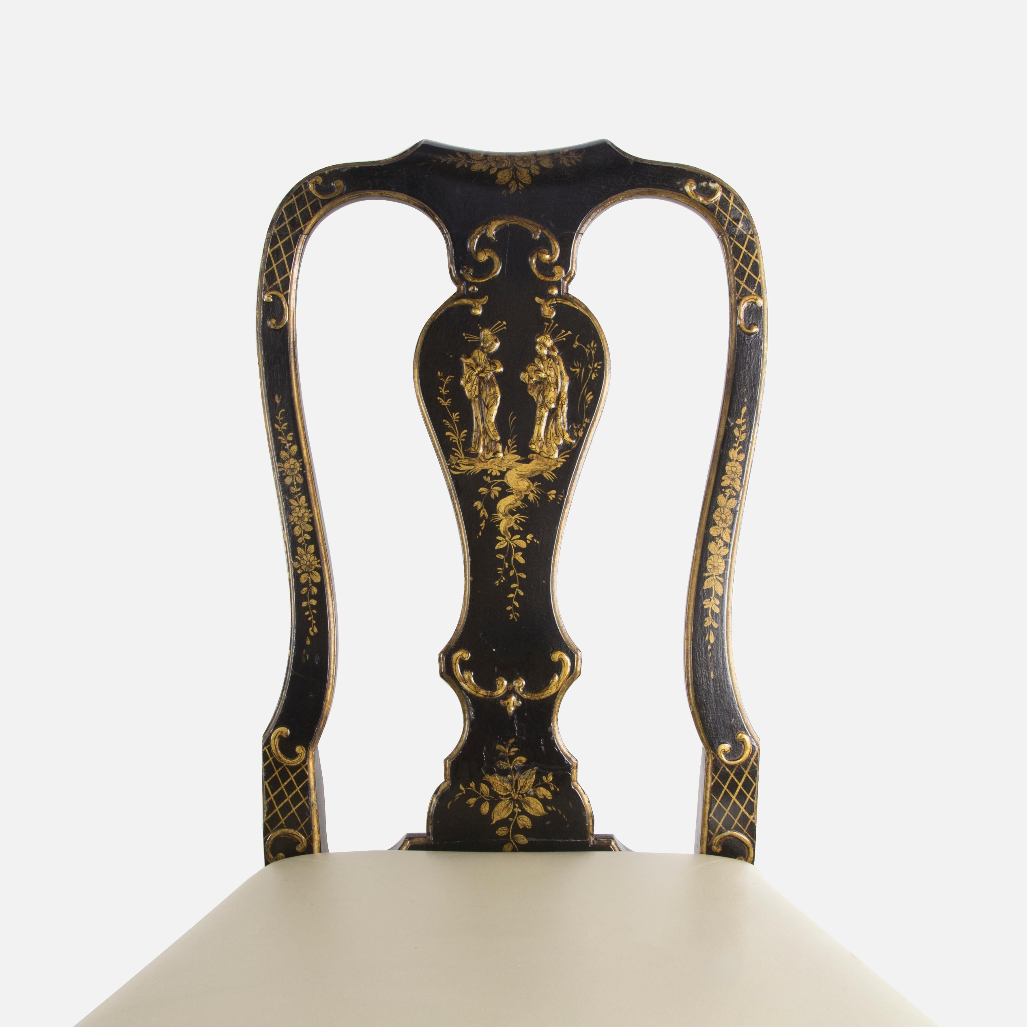 Set of Eight Chinoiserie Ebonized Wood Dining and Leather Seat Chairs In Excellent Condition In Montreal, QC