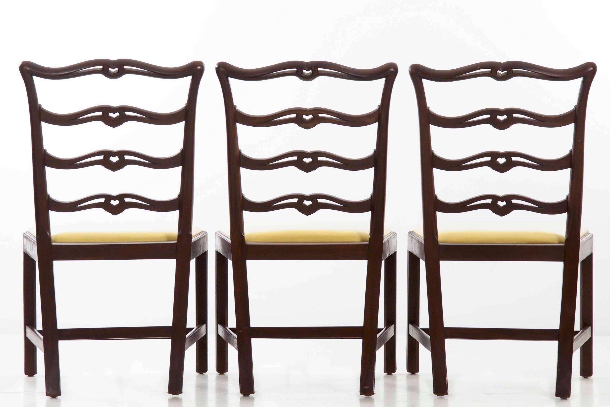 Set of Eight Chippendale Style Carved Mahogany Dining Chairs, 20th Century 1