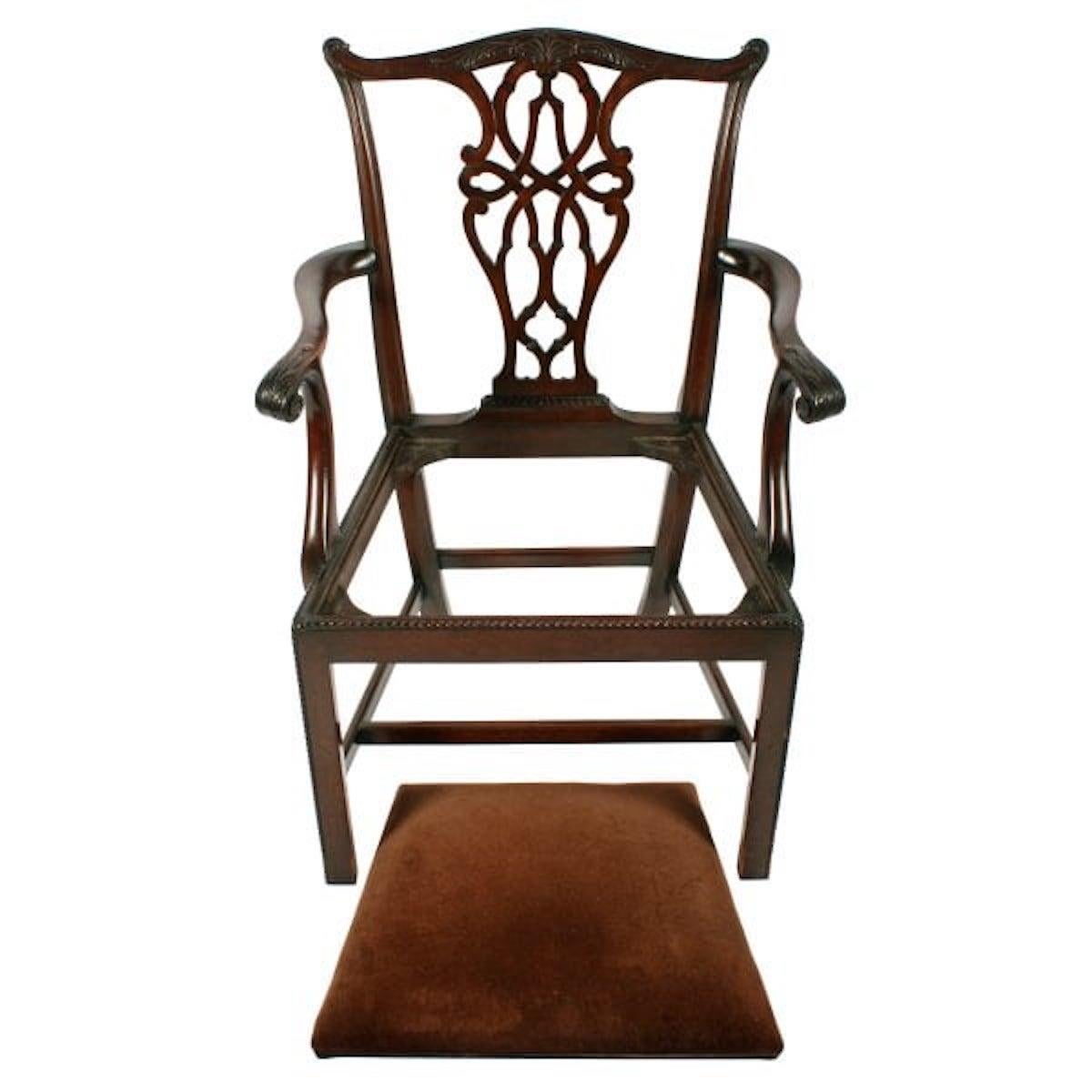 Set of Eight Chippendale Style Chairs, 20th Century For Sale 1