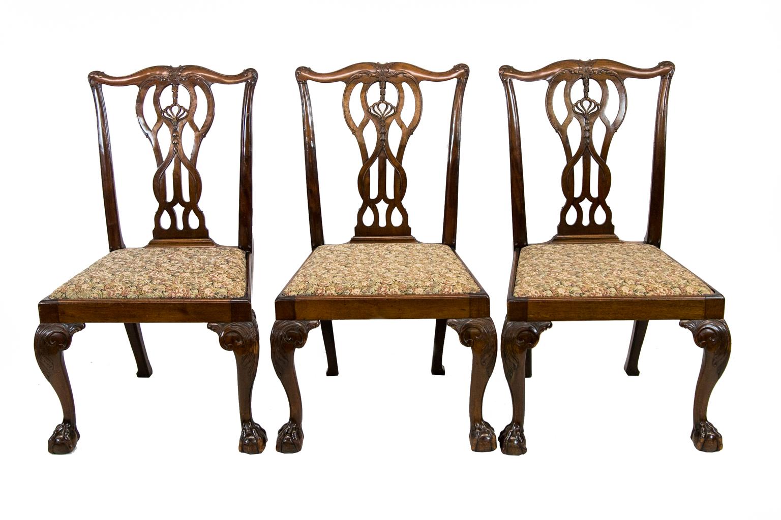 Ensemble de huit chaises de style Chippendale en vente 3