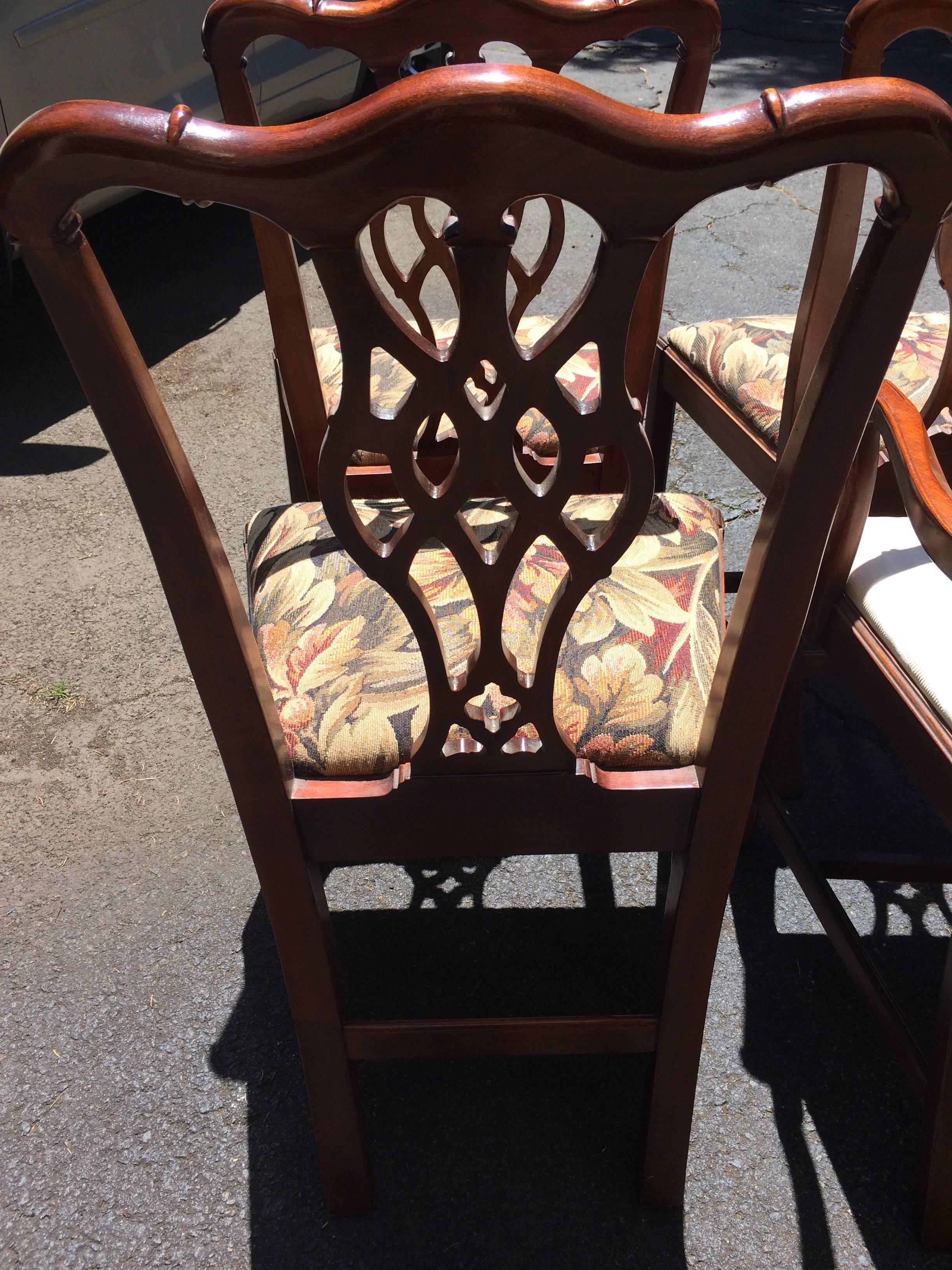 Mid-20th Century Set of Eight Chippendale Style Dining Chairs by Hickory Chair