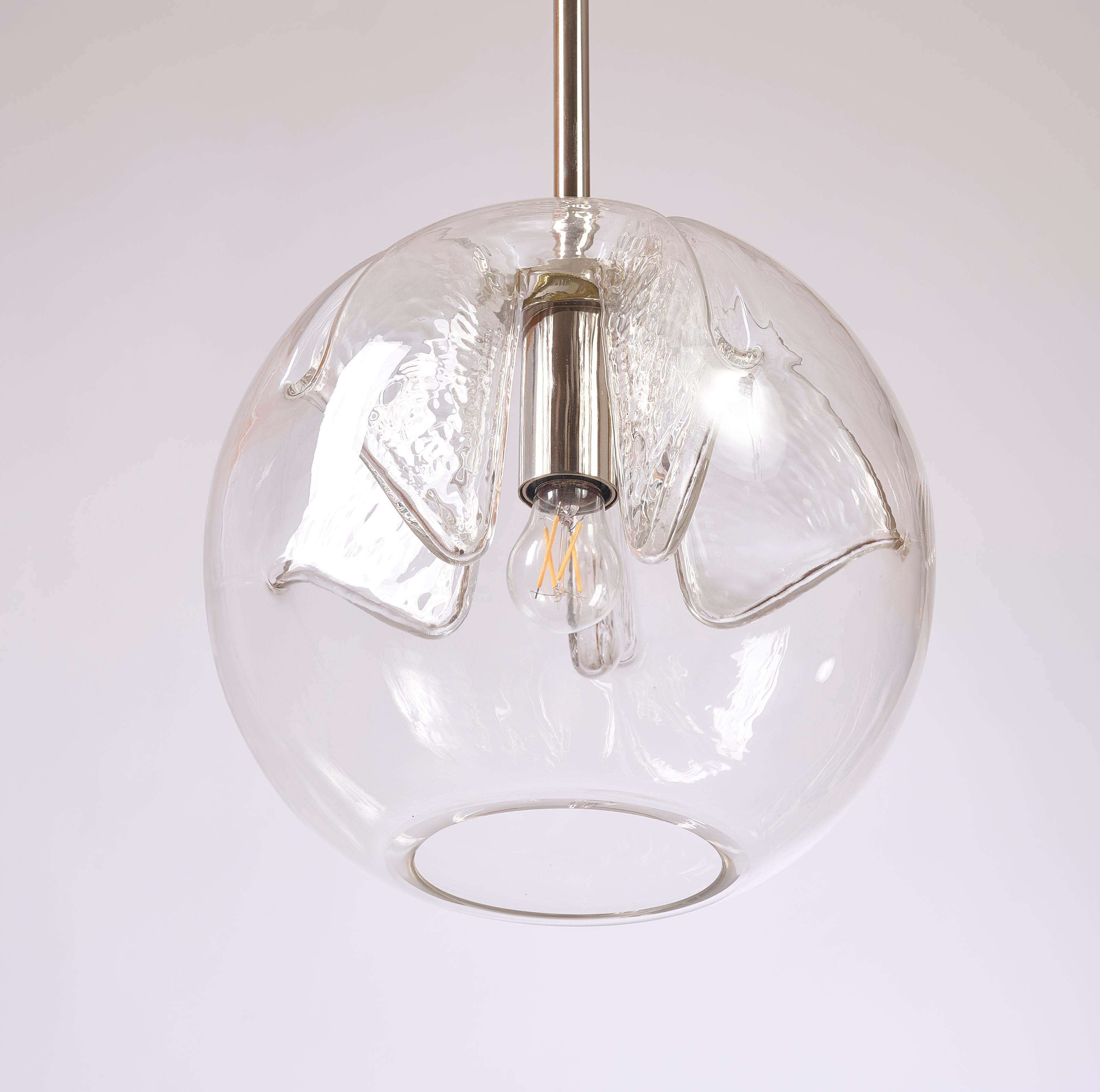 Ensemble de huit lanternes à suspension italiennes en verre soufflé transparent en vente 7