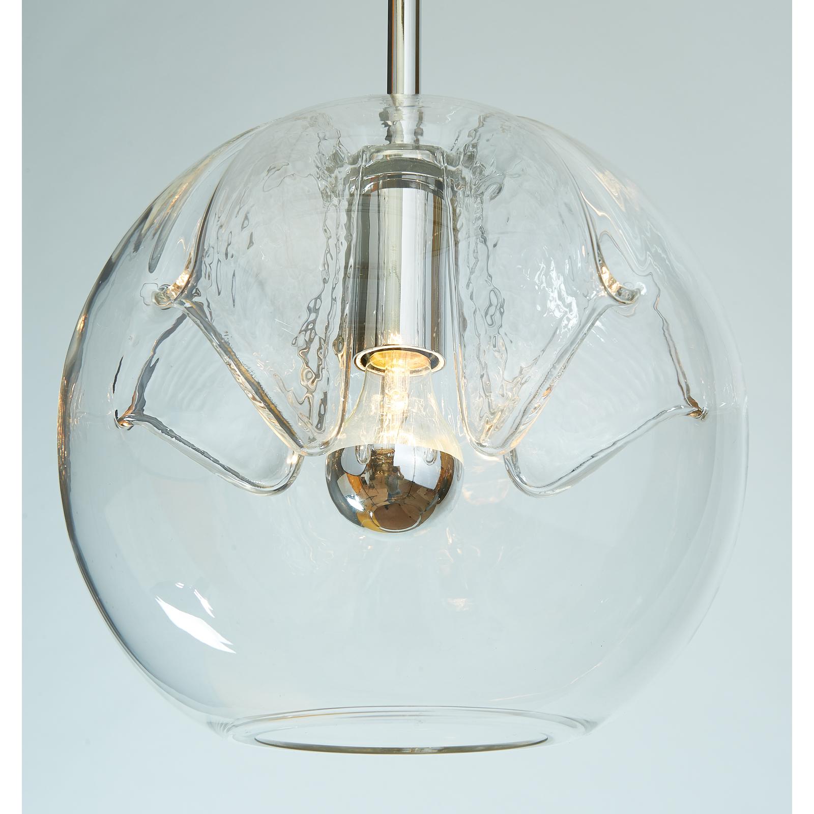 Set of Eight Clear Blown Glass Italian Pendant Lanterns For Sale 2