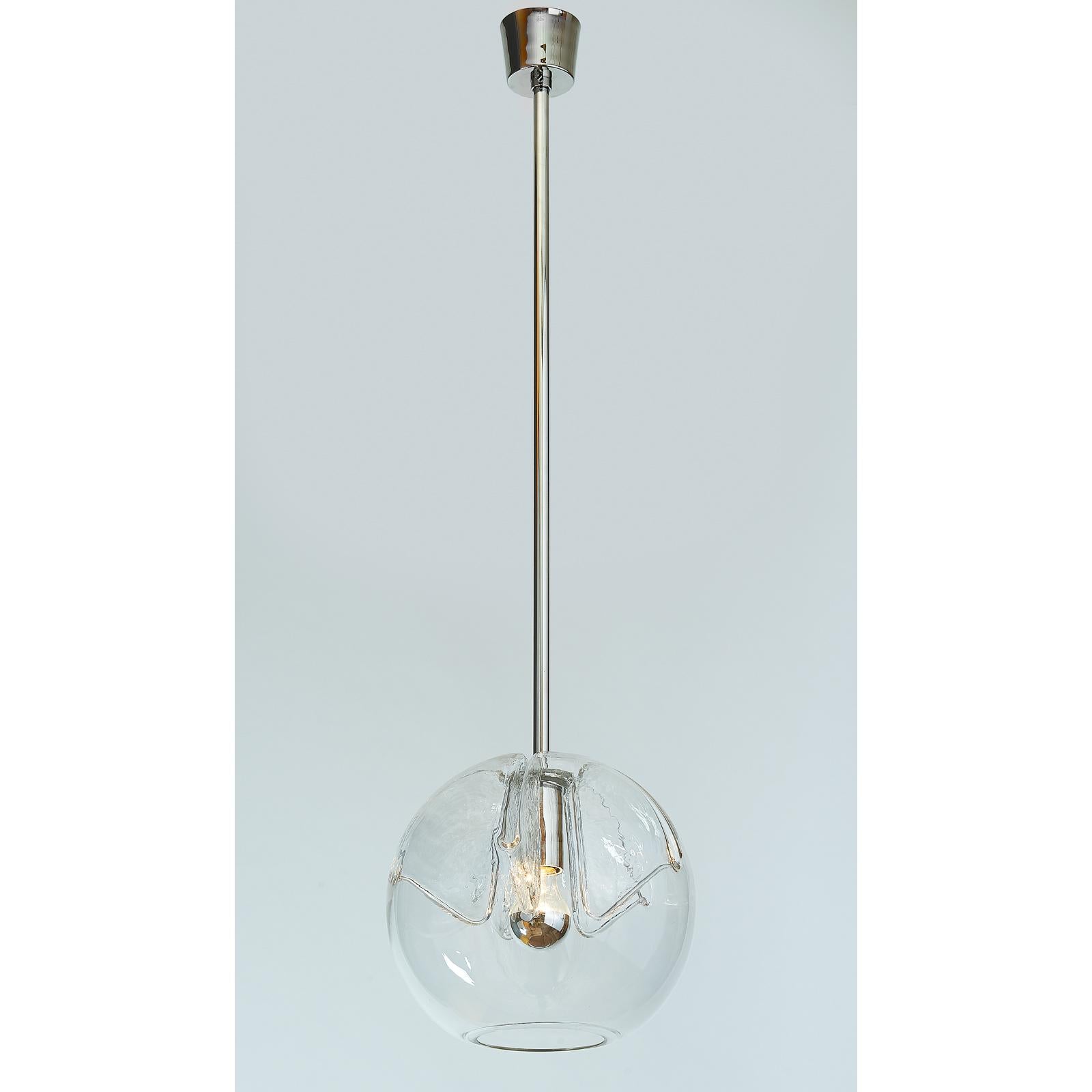 Set of Eight Clear Blown Glass Italian Pendant Lanterns For Sale 3