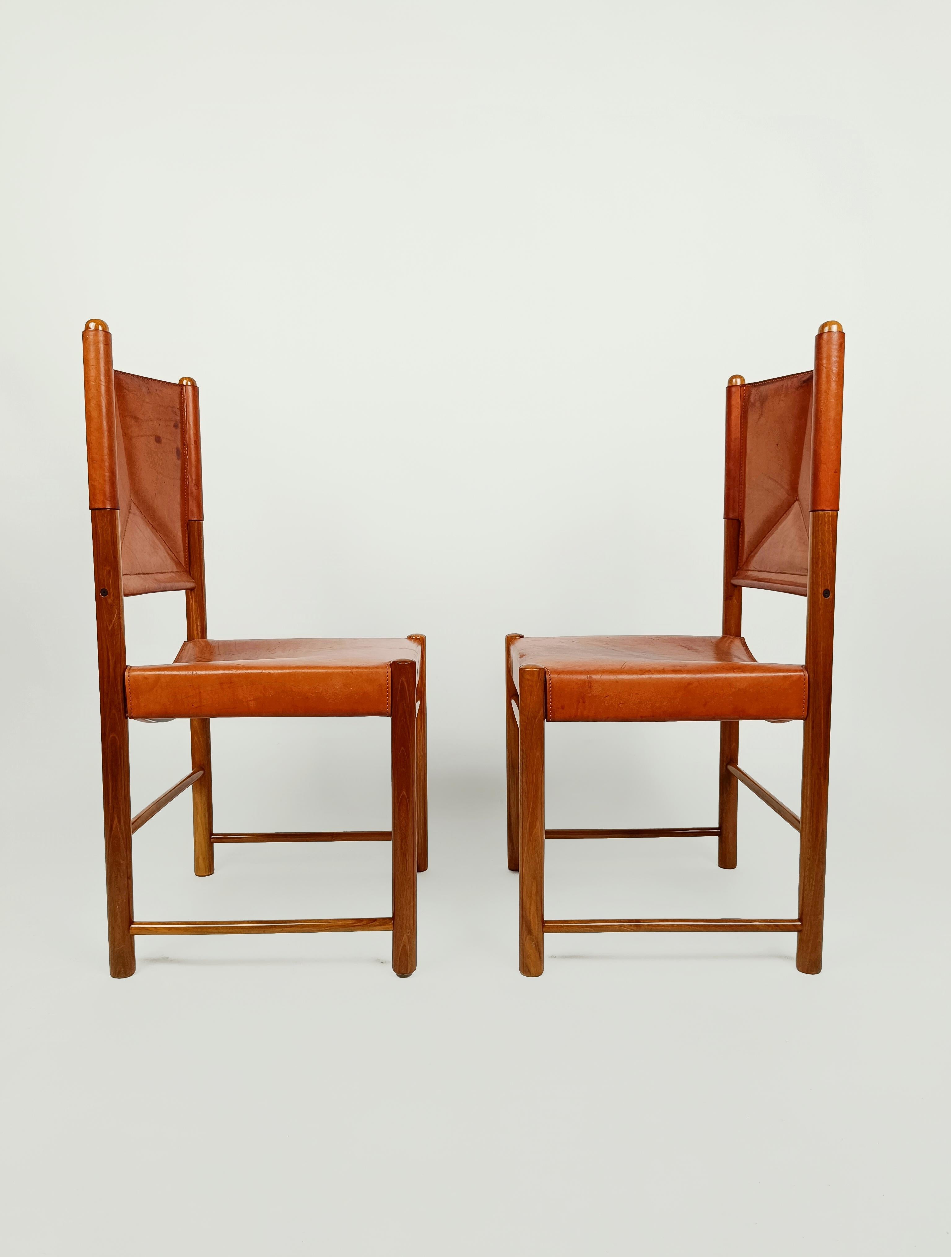 Set of eight Cognac Leather Dining Chairs in the style of Scarpa, Italy 1970s 11