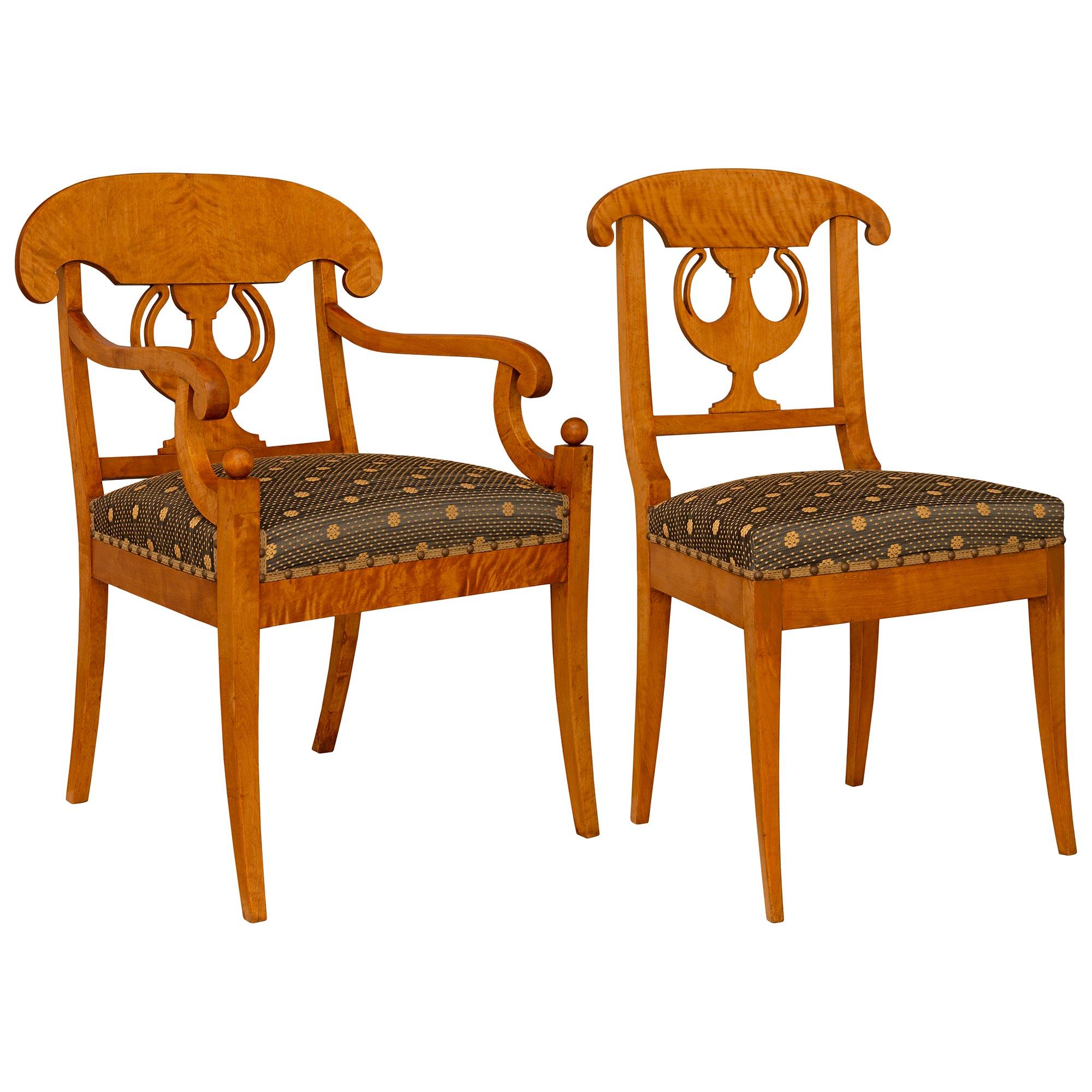 Sconosciuto Set di otto pezzi continentali del XIX secolo. Sedie da pranzo Biedermeier St. in radica di frassino bianco in vendita