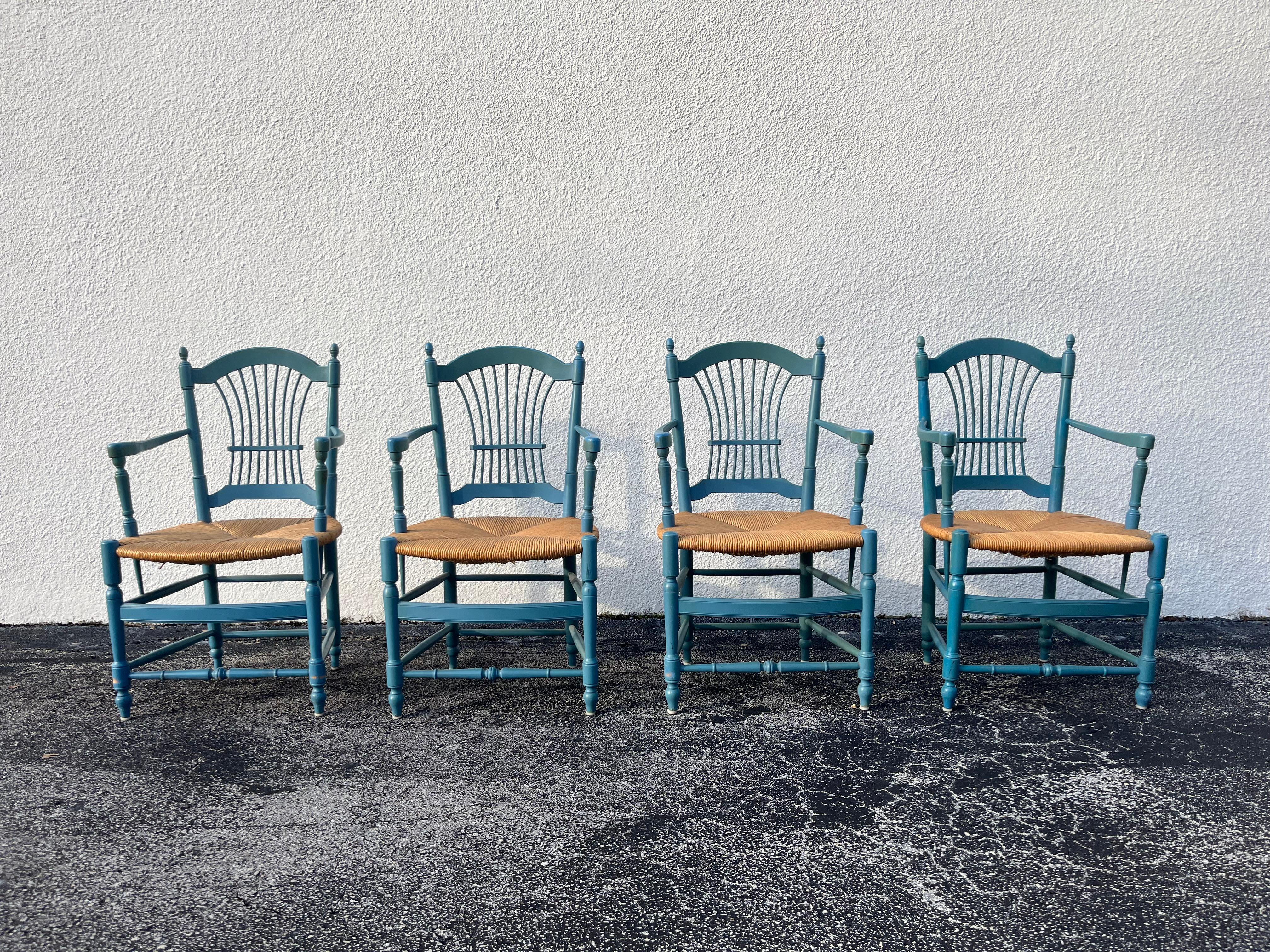 Américain Ensemble de huit chaises à dossier en gerbe de blé, Rush en vente