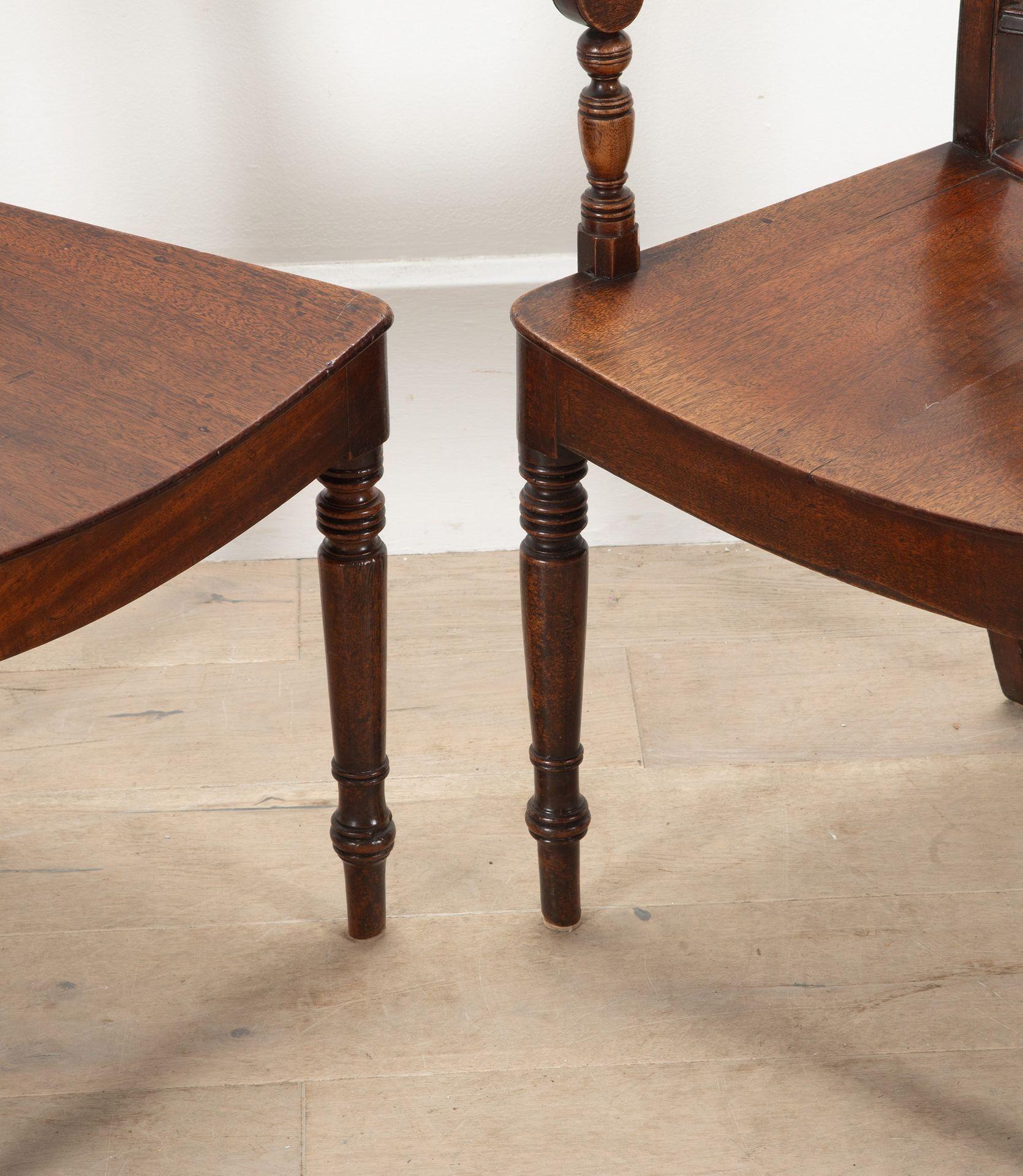 Conjunto de ocho sillas de comedor georgianas campestres 5