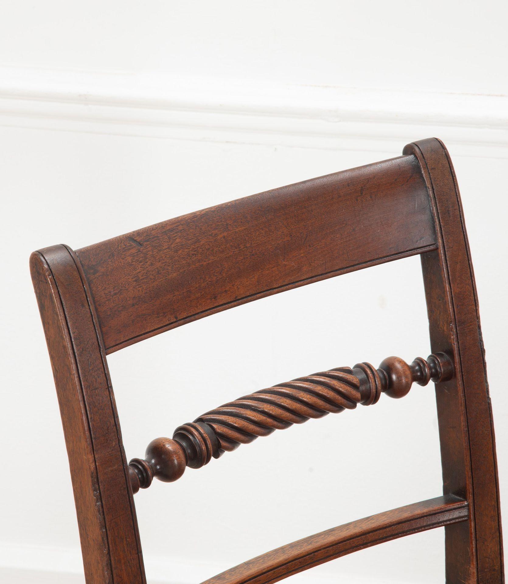 Conjunto de ocho sillas de comedor georgianas campestres Madera frutal