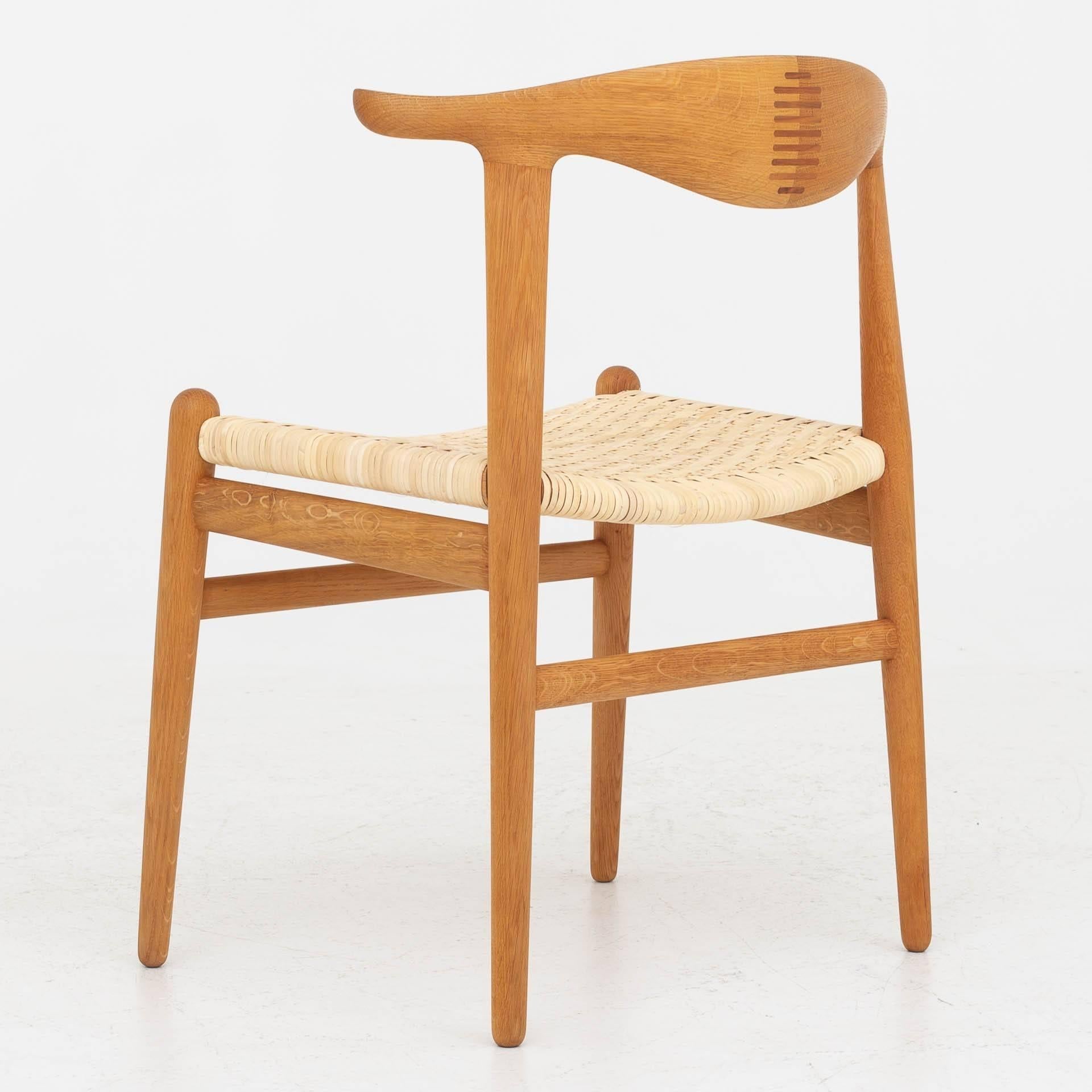 Scandinavian Modern Set of Eight Cow Horn Chairs by Hans J. Wegner, Maker Johannes Hansen
