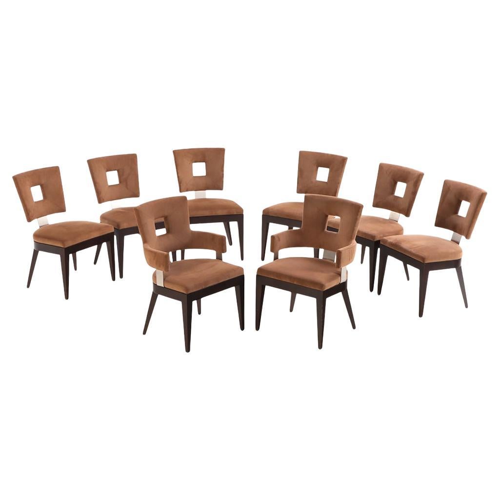 Set di otto sedie da pranzo personalizzate attribuite a Brueton. in vendita