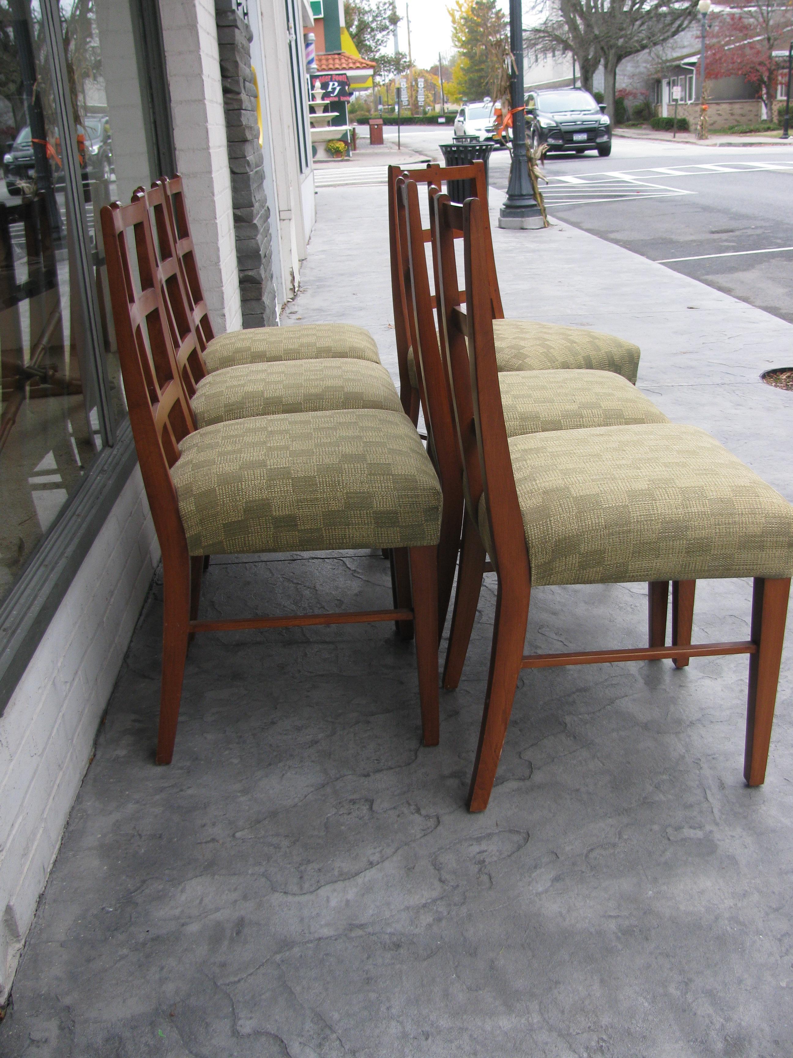 Set of 8 Custom Hand Made Arts & Crafts Mid Century Dining Chairs In Good Condition In Port Jervis, NY