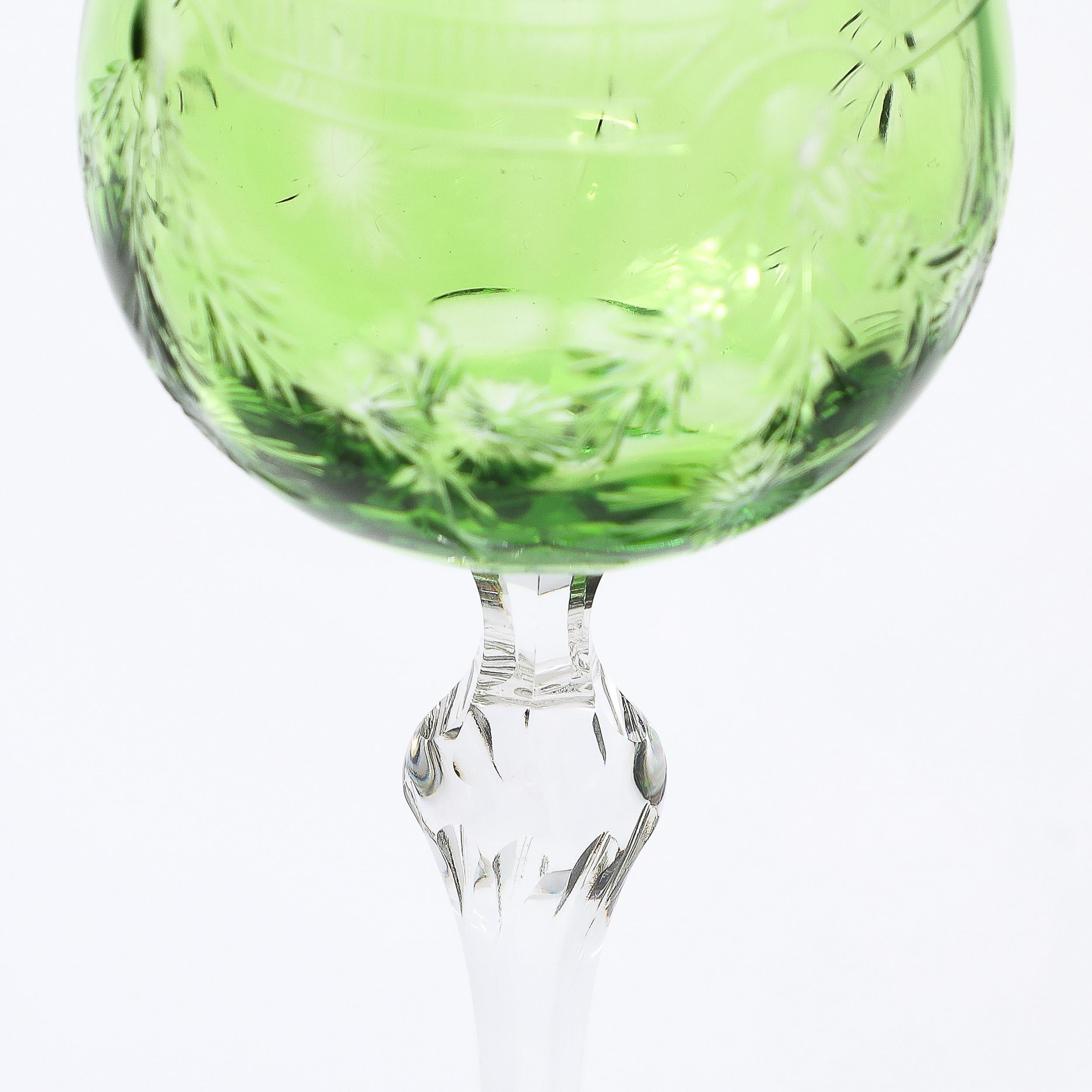 Set of Eight Edwardian Cut Crystal Emerald Green & Transparent Glasses For Sale 6