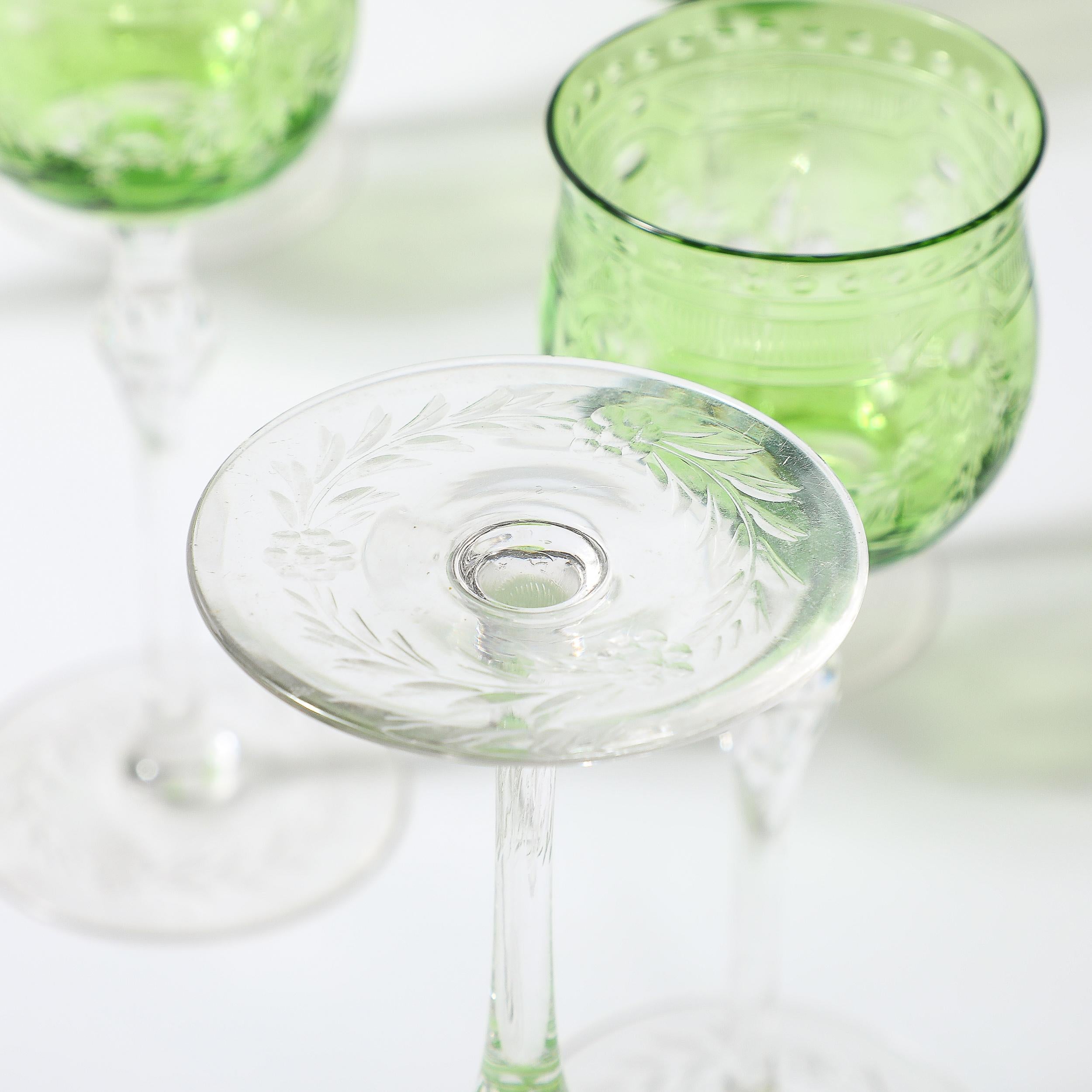 Set of Eight Edwardian Cut Crystal Emerald Green & Transparent Glasses For Sale 9