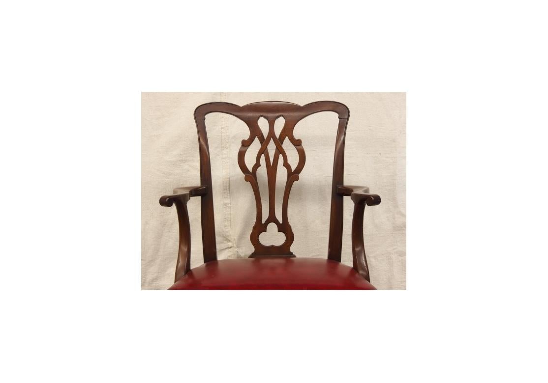 Chippendale Set di otto sedie da pranzo in mogano Kittinger in vendita