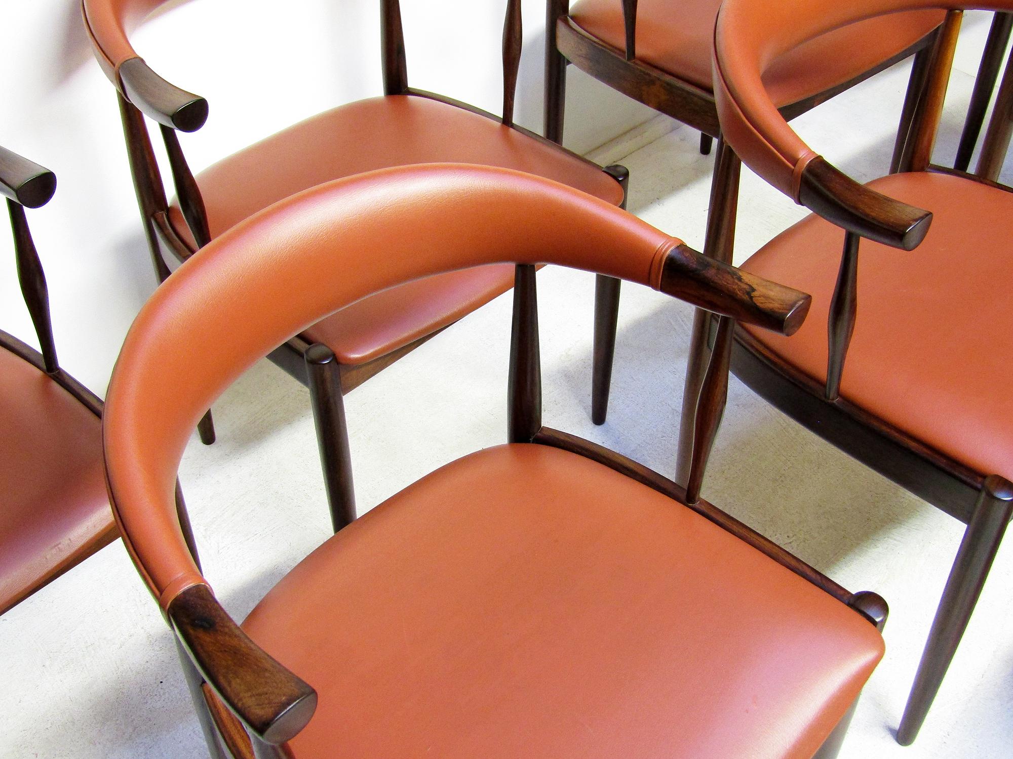 Set di otto sedie danesi in corno di mucca 