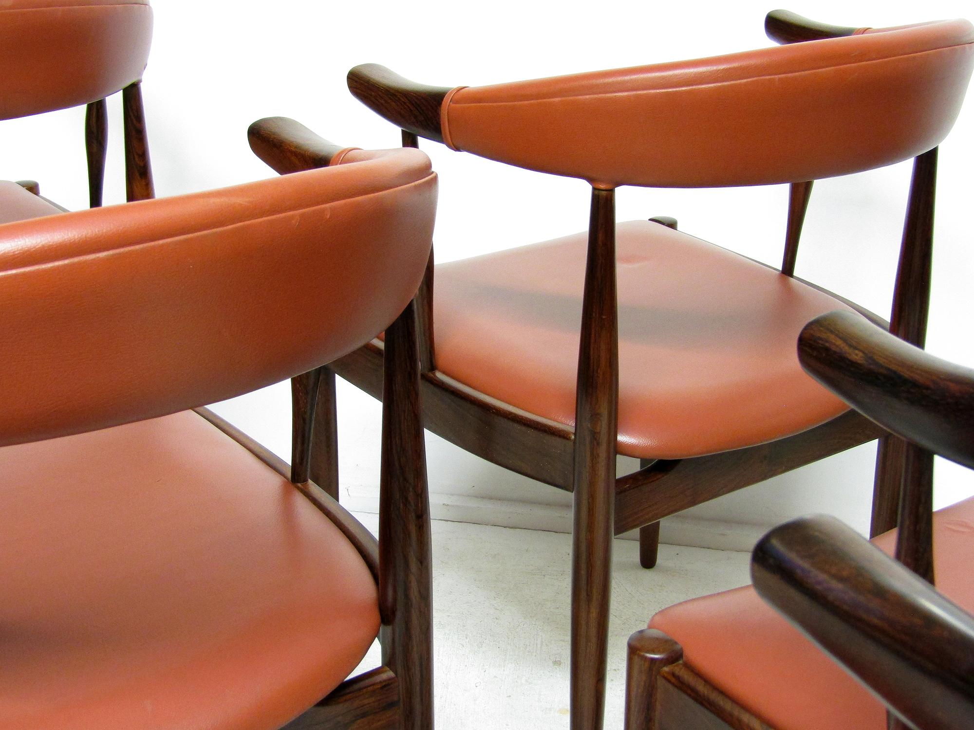 Set di otto sedie danesi in corno di mucca 