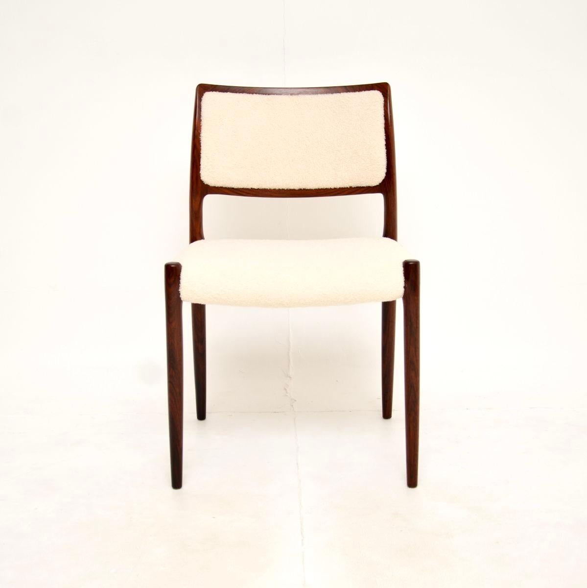 Set di otto sedie da pranzo danesi di Niels Moller in vendita 5