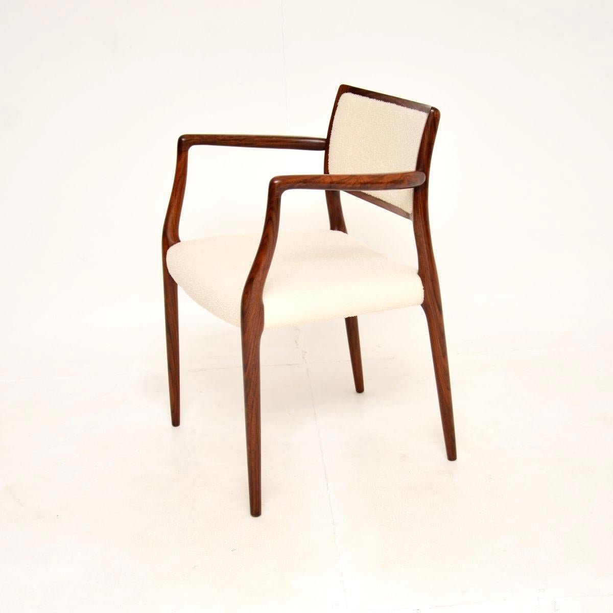 Set di otto sedie da pranzo danesi di Niels Moller in vendita 2