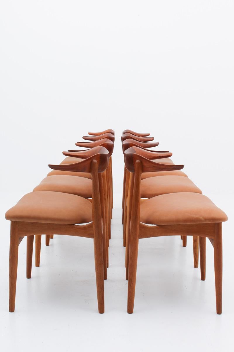 Mid-Century Modern Ensemble de Huit Chaises de Salle  Manger Danoises Cowhorn Chair par Knud Faerch en vente