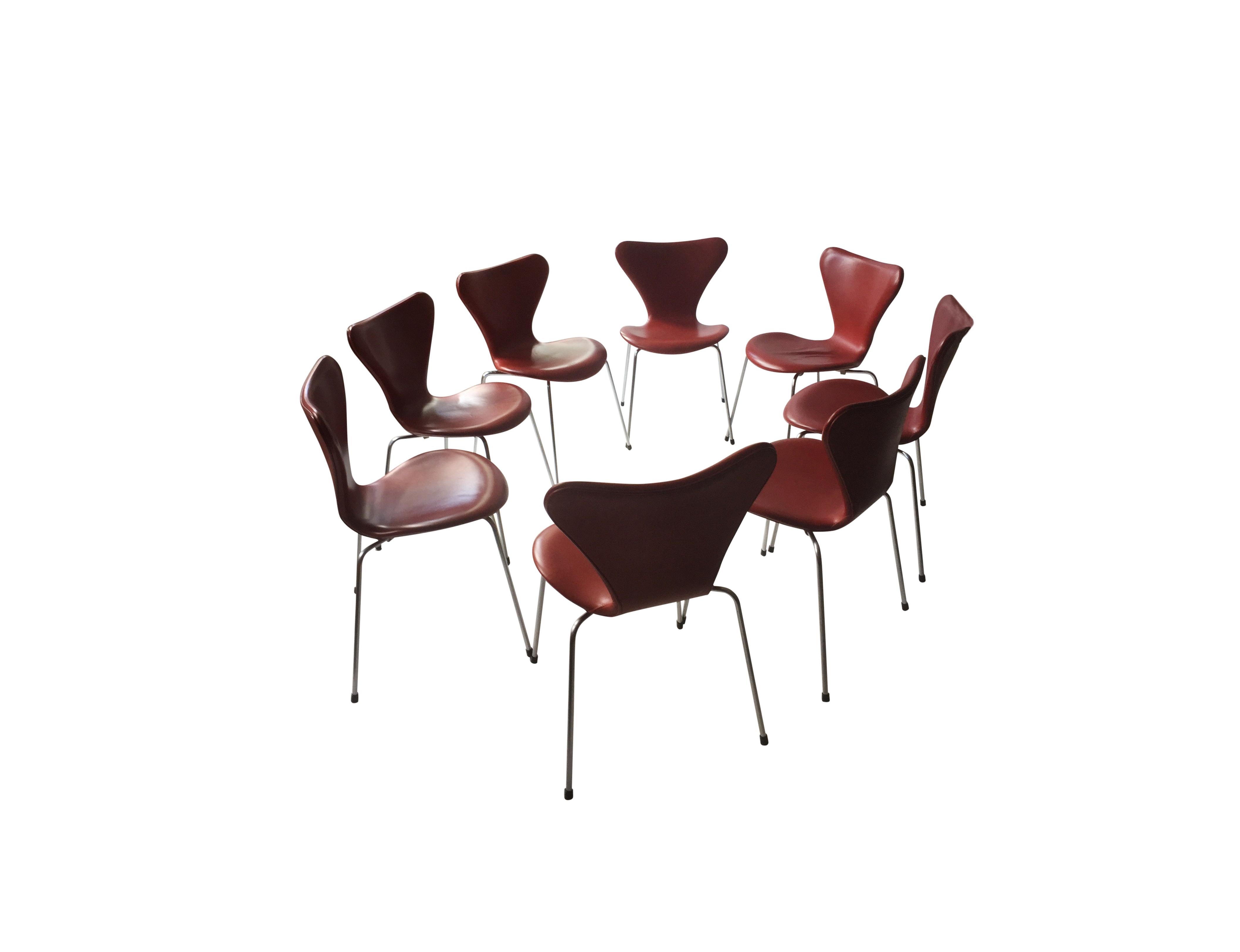 Mid-20th Century Set of Eight Danish Dining Chairs in Indian Red Leather by Arne Jacobsen 1960s For Sale
