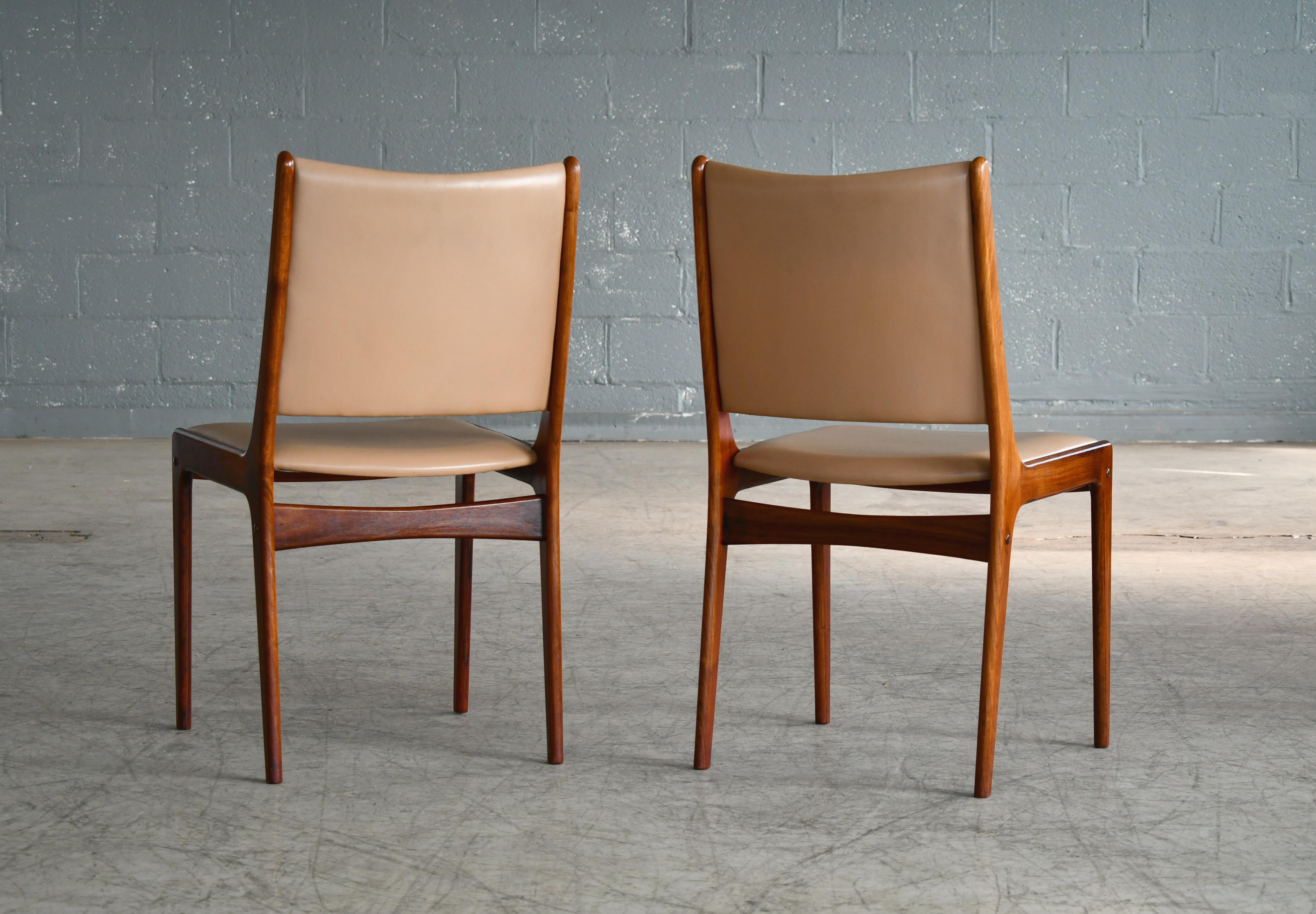 Set of Eight Danish Dining Chairs in Rosewood and Tan Leather by Johs Andersen 5