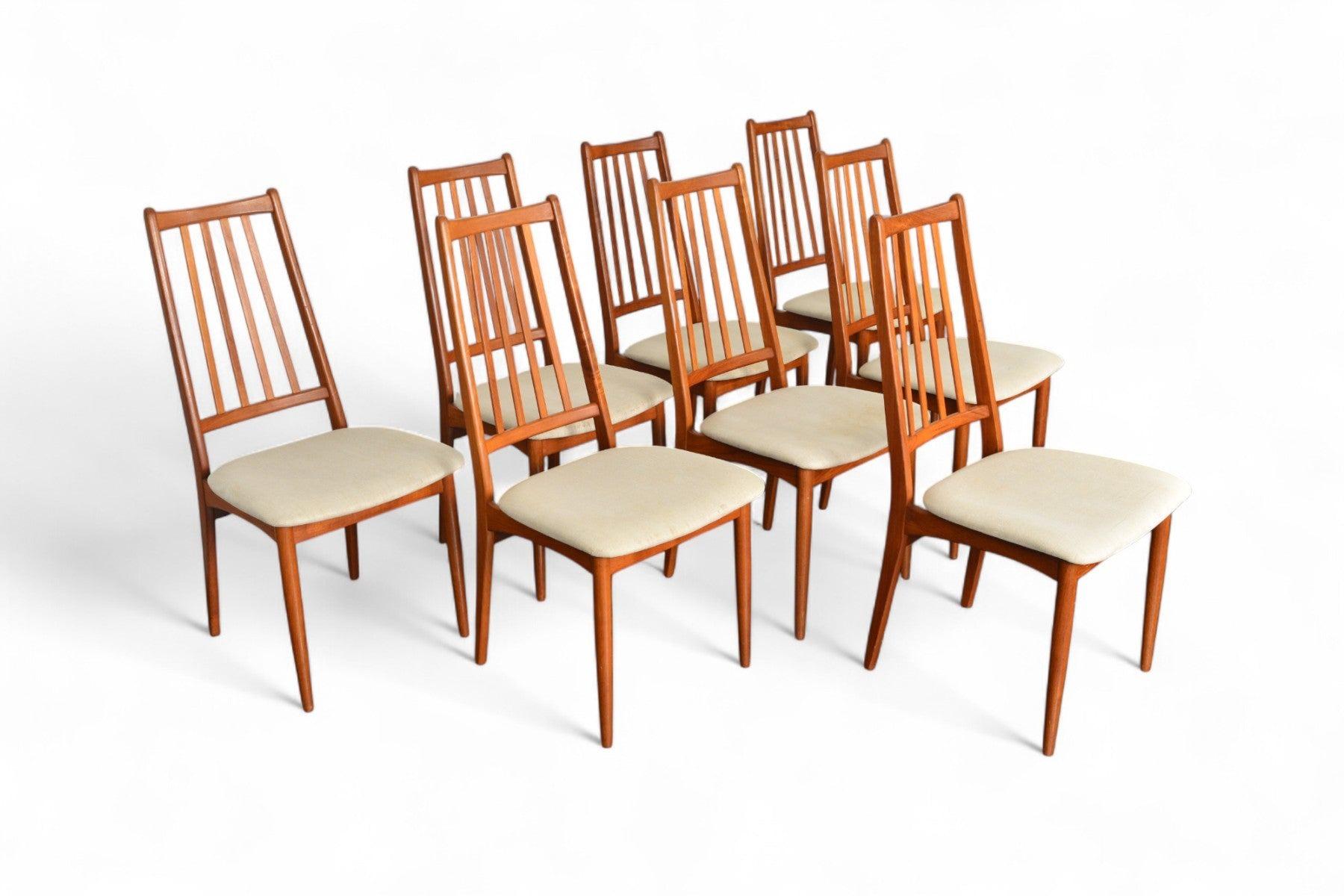 Mid-Century Modern Ensemble de huit chaises de salle à manger danoises à dossier haut en teck en vente