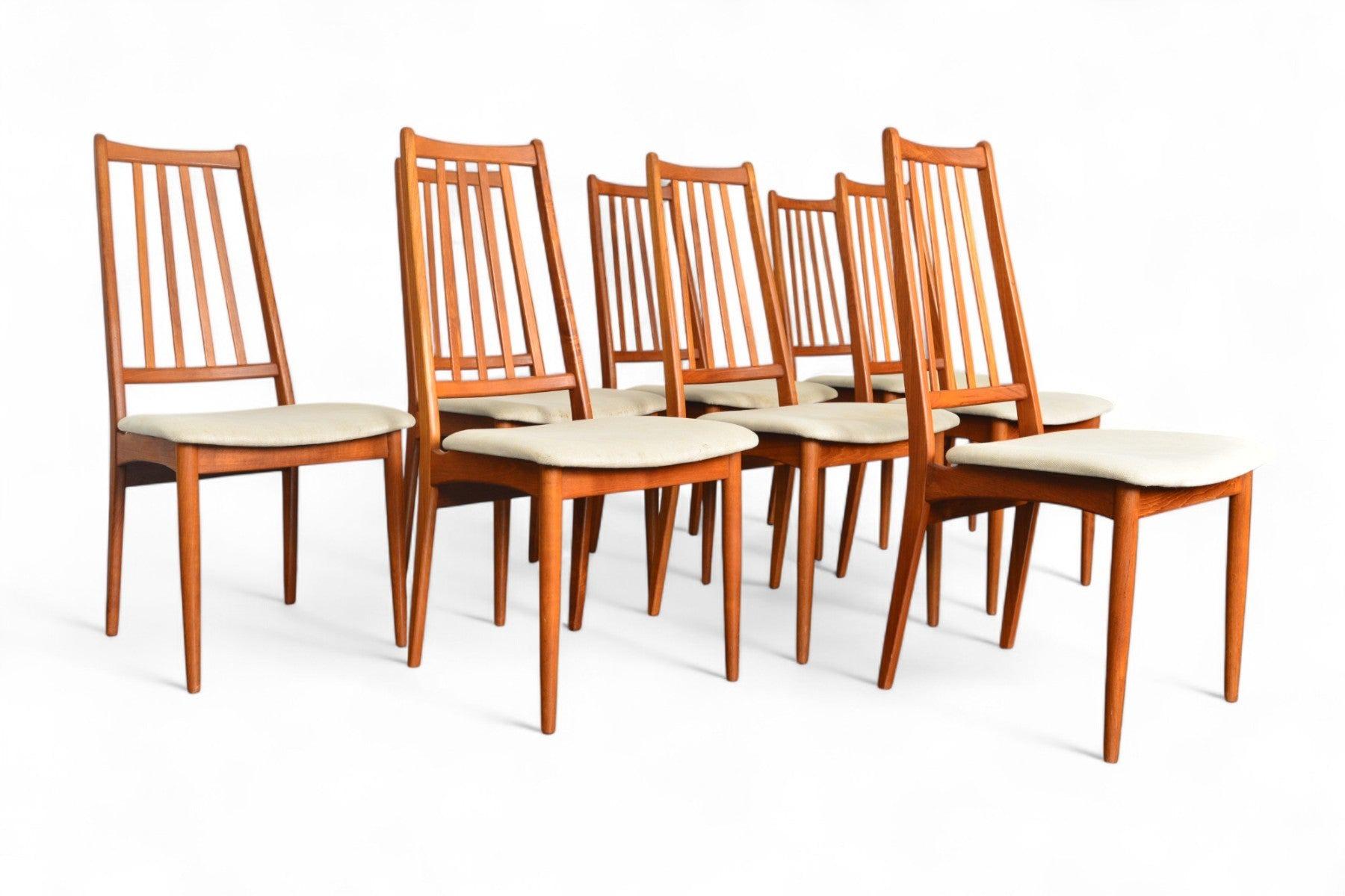 Danois Ensemble de huit chaises de salle à manger danoises à dossier haut en teck en vente