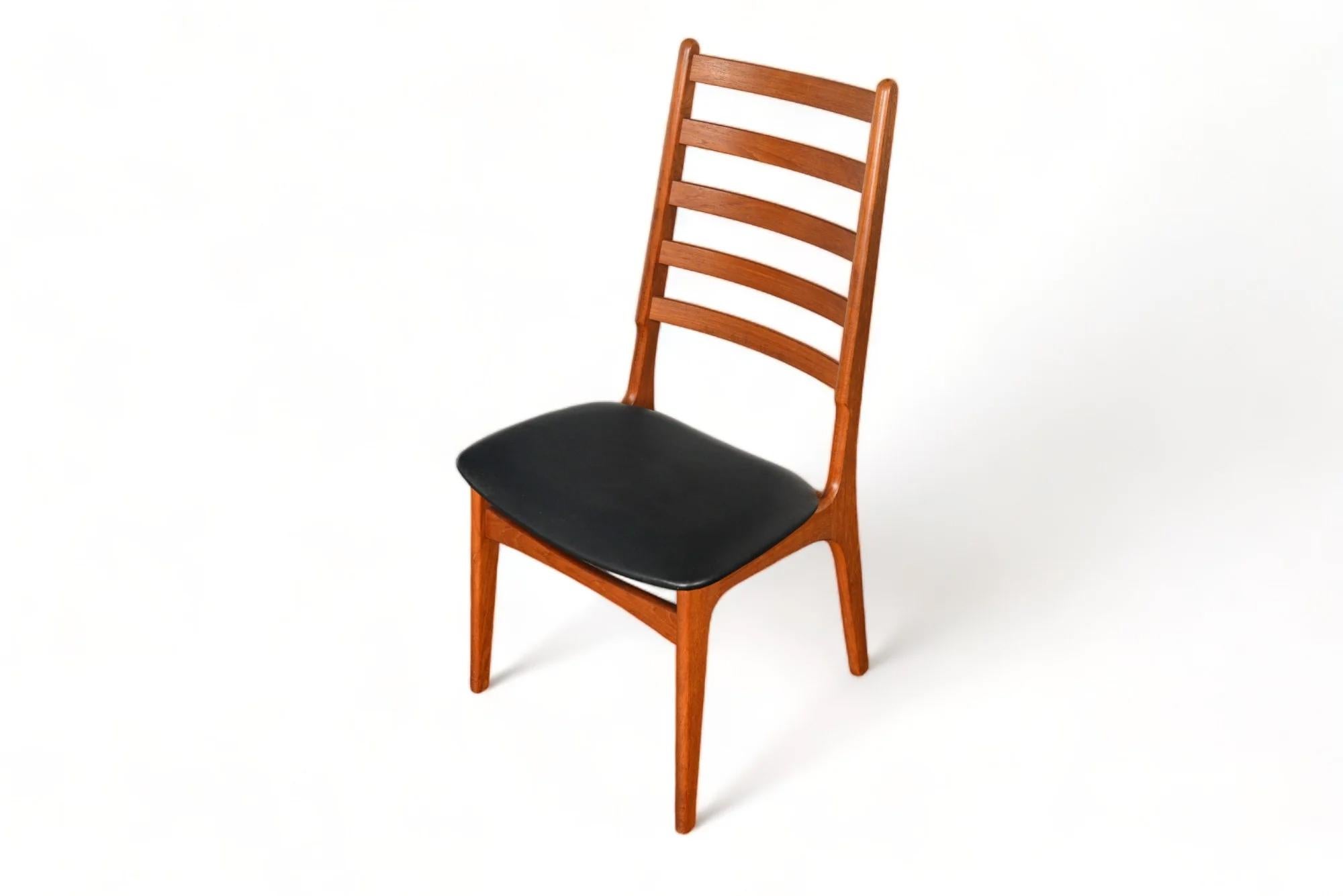 20th Century Set of Eight Danish Highback Dining Chairs in Teak For Sale