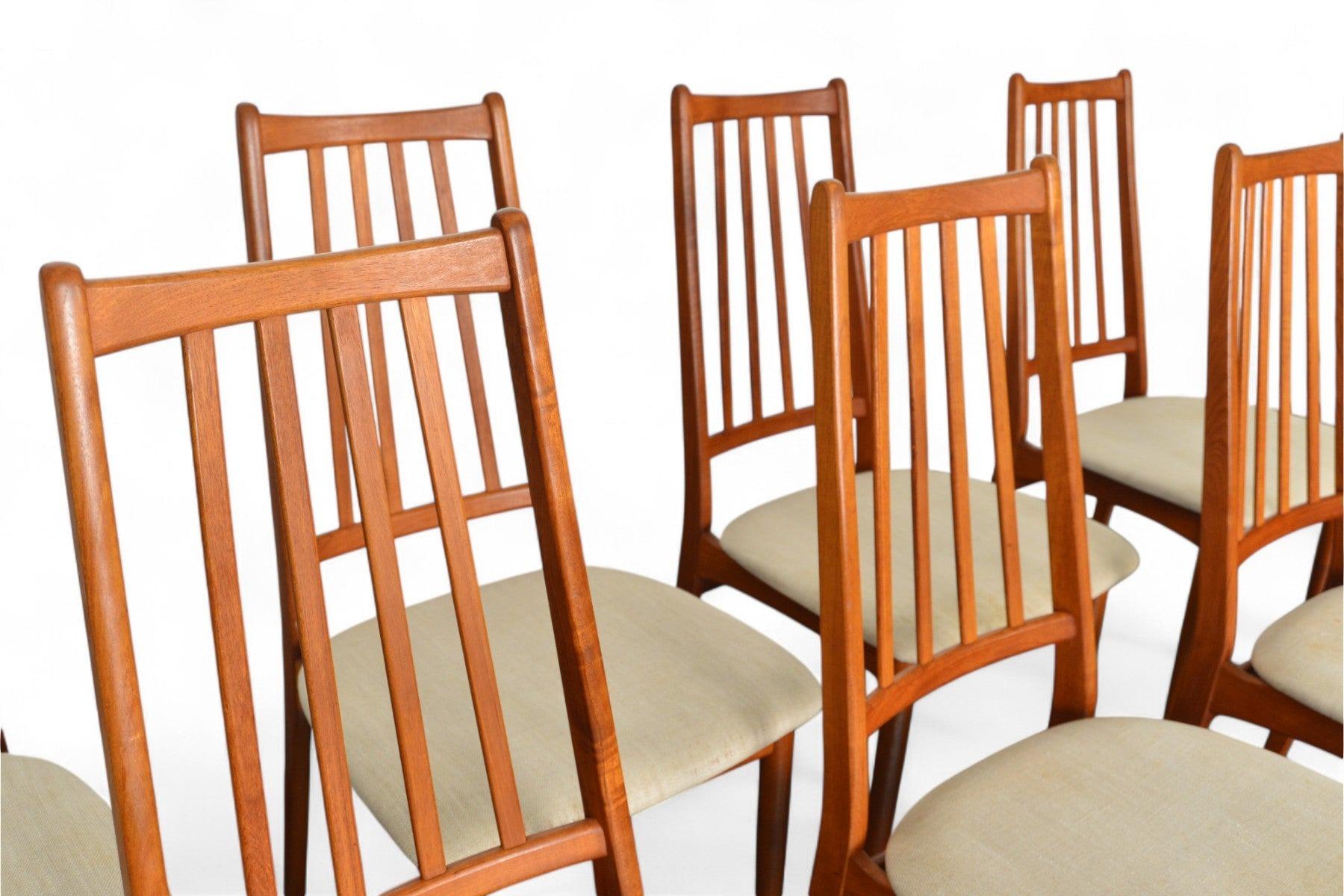 Ensemble de huit chaises de salle à manger danoises à dossier haut en teck Bon état - En vente à Berkeley, CA