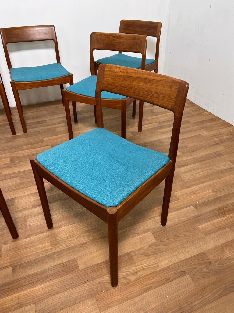 Set of Eight Danish Teak Dining Chairs by Johannes circa 1960s For Sale at 1stDibs
