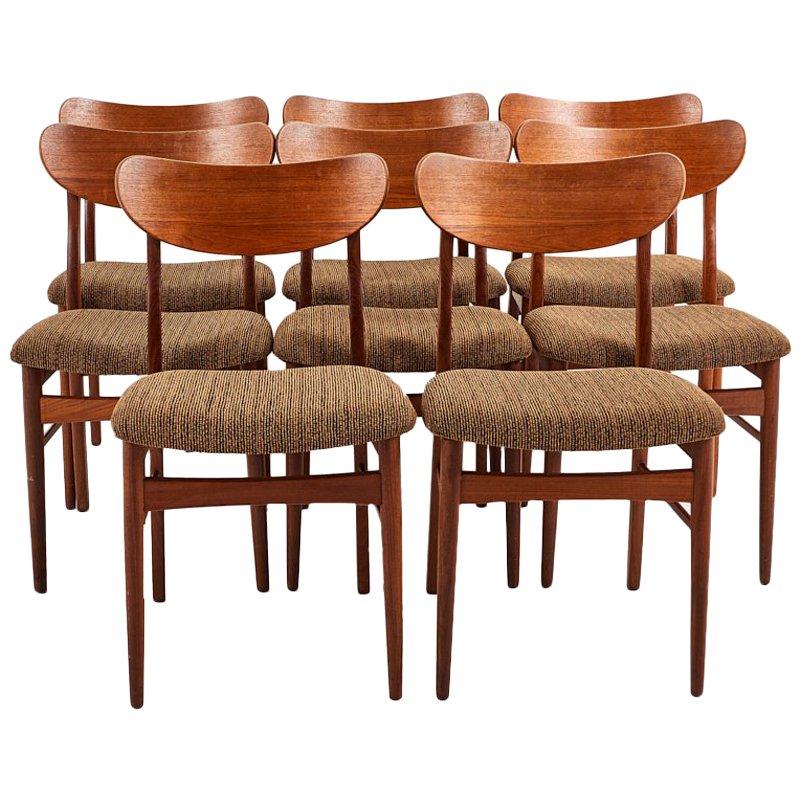 Set of Eight Danish Teak Dining Chairs In Excellent Condition In Vancouver, British Columbia