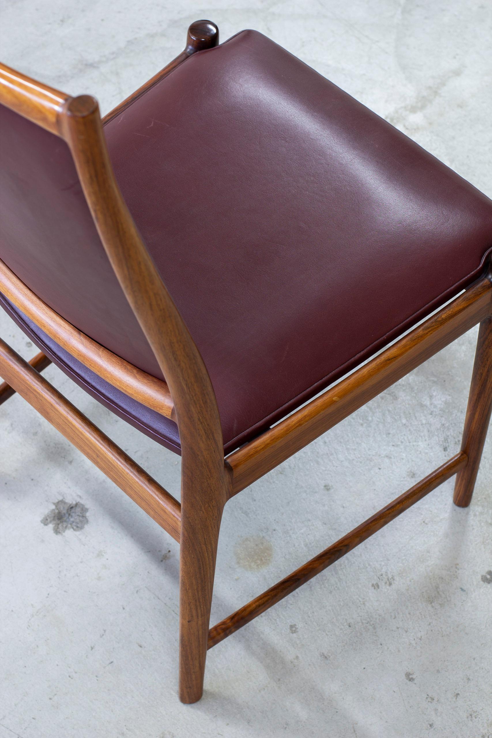 Ensemble de huit chaises de salle à manger en palissandre 