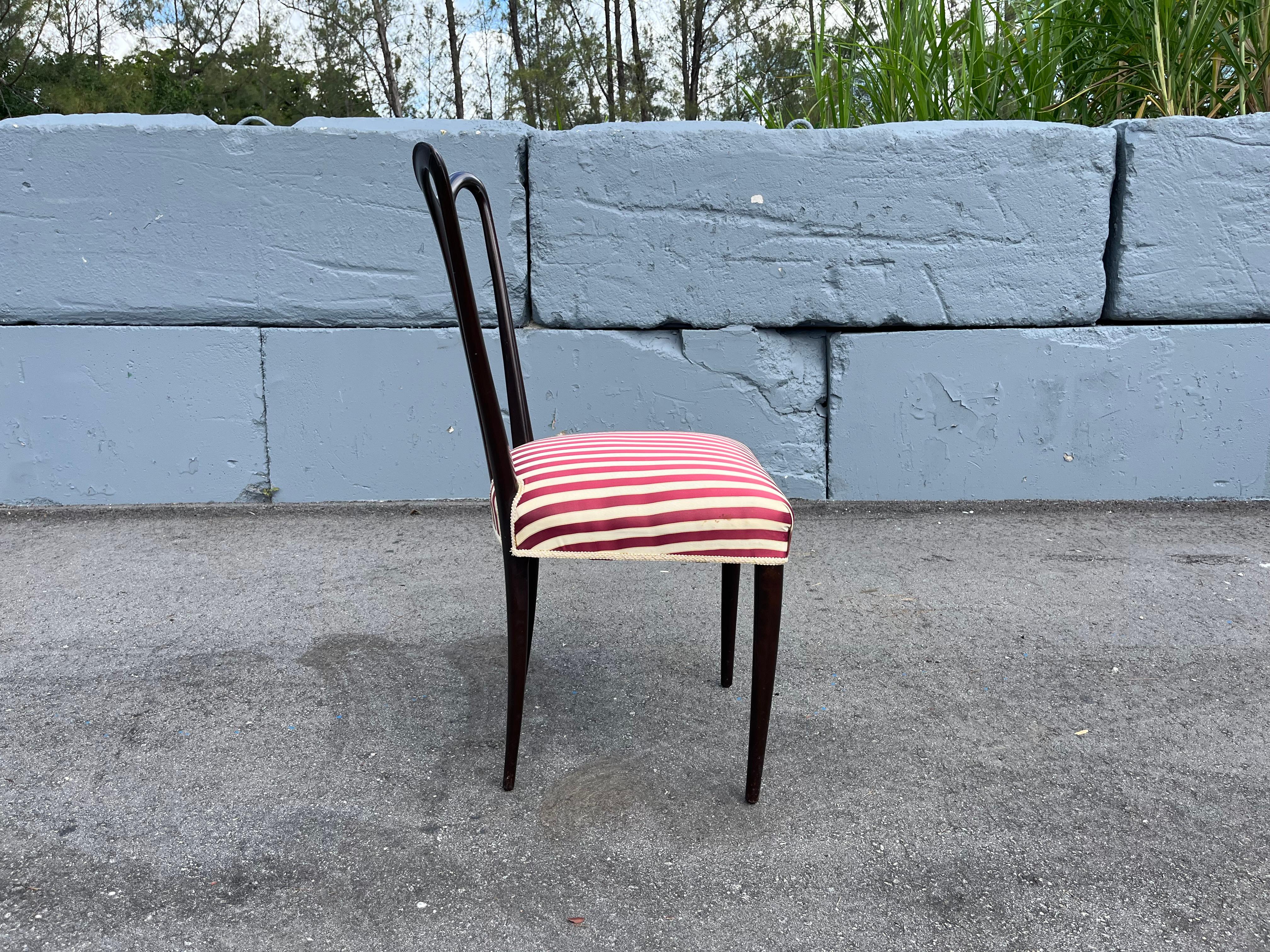 Satz von acht Esszimmerstühlen, Osvaldo Borsani zugeschrieben, Italien 1950er Jahre im Angebot 4