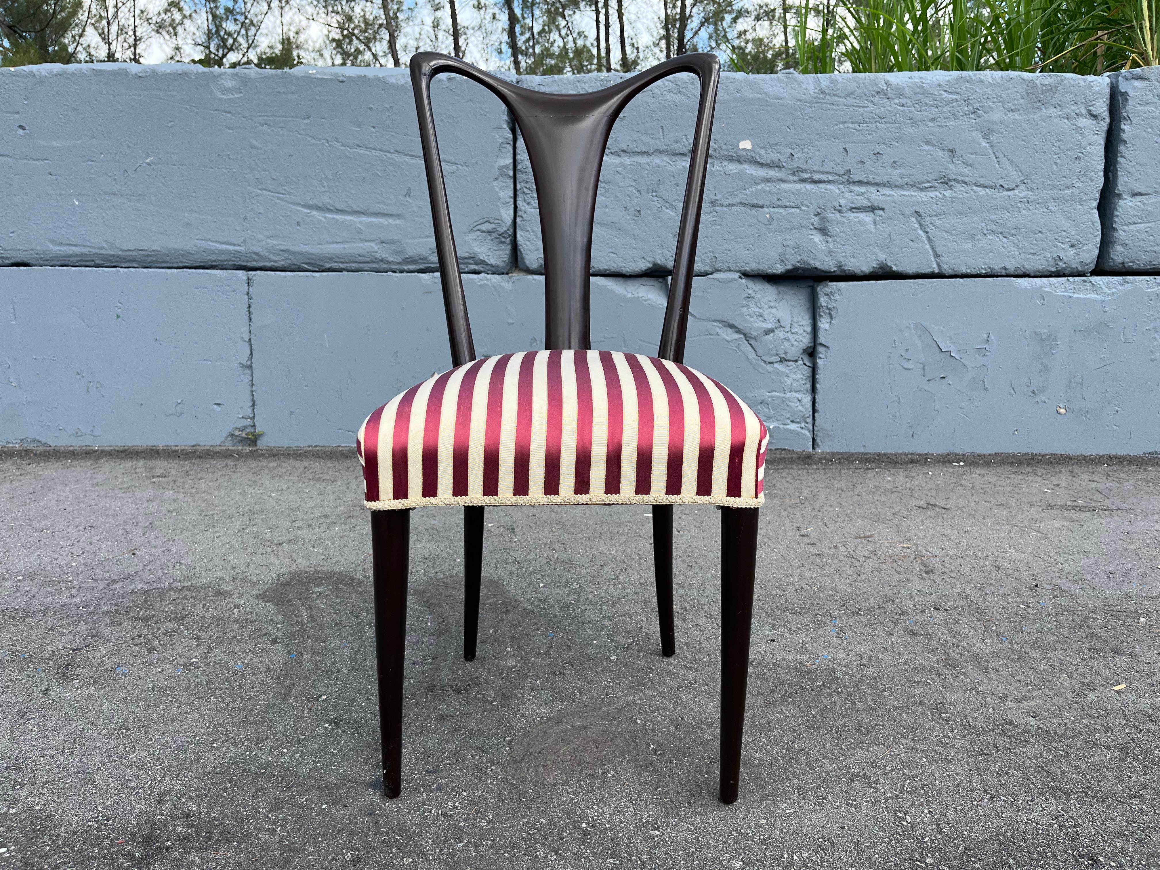 Satz von acht Esszimmerstühlen, Osvaldo Borsani zugeschrieben, Italien 1950er Jahre im Angebot 6