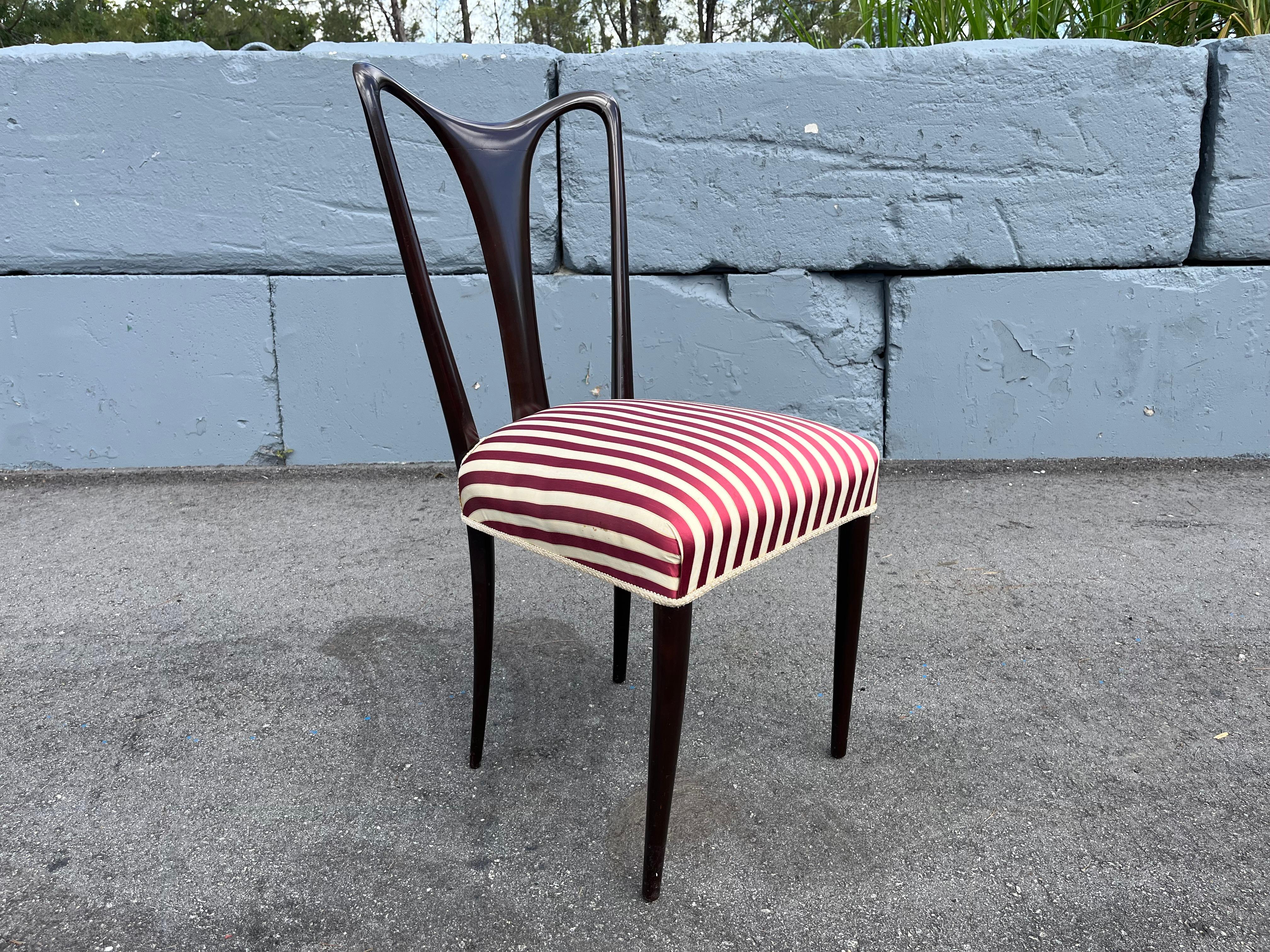 Satz von acht Esszimmerstühlen, Osvaldo Borsani zugeschrieben, Italien 1950er Jahre im Angebot 8