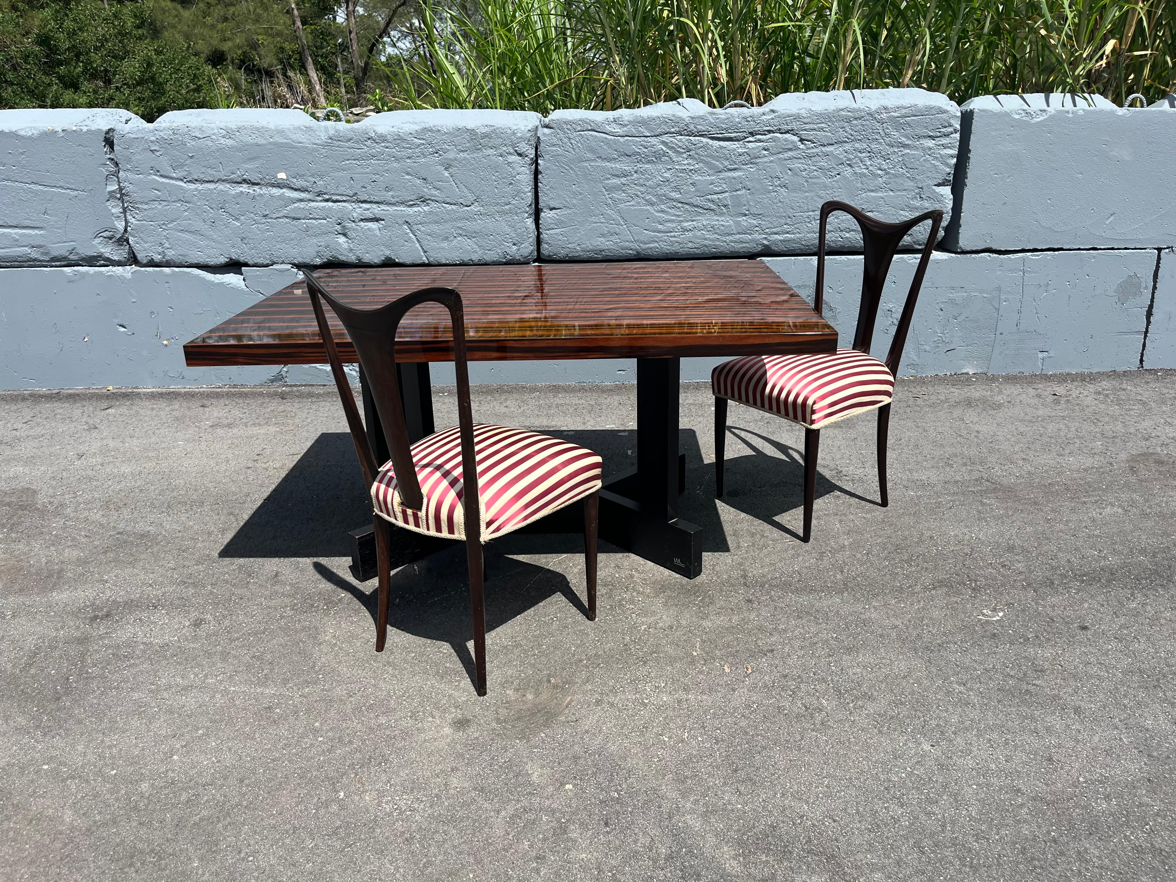 Satz von acht Esszimmerstühlen, Osvaldo Borsani zugeschrieben, Italien 1950er Jahre im Angebot 9