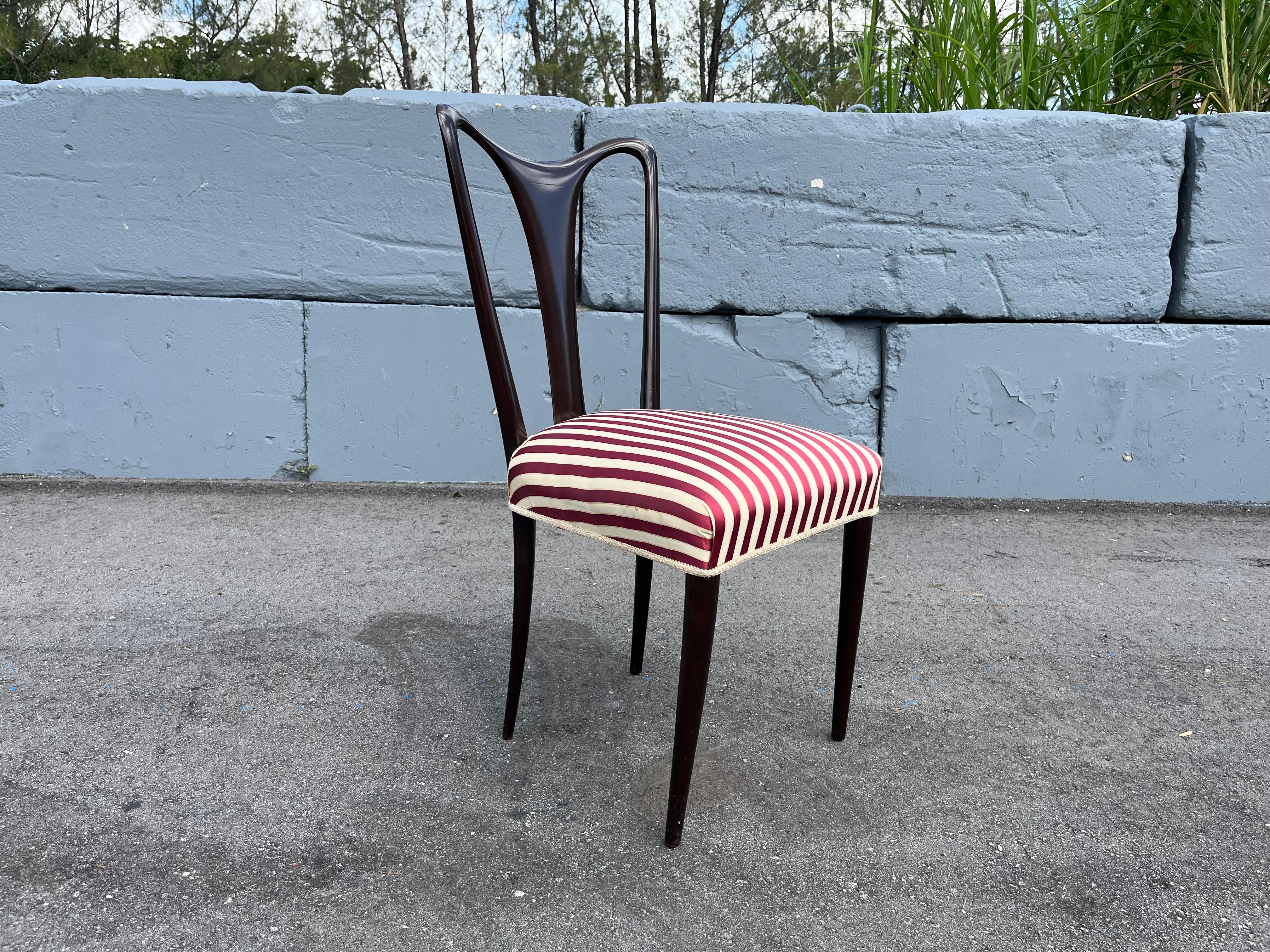 Satz von acht Esszimmerstühlen, Osvaldo Borsani zugeschrieben, Italien 1950er Jahre im Angebot 10