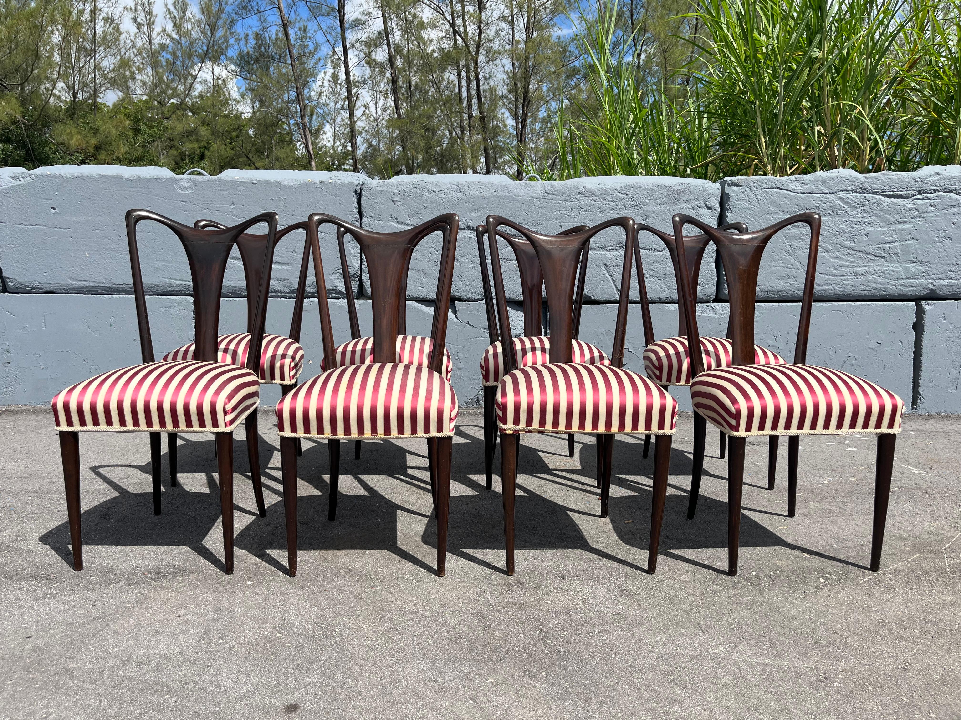 Satz von acht Esszimmerstühlen, Osvaldo Borsani zugeschrieben, Italien 1950er Jahre (Mitte des 20. Jahrhunderts) im Angebot