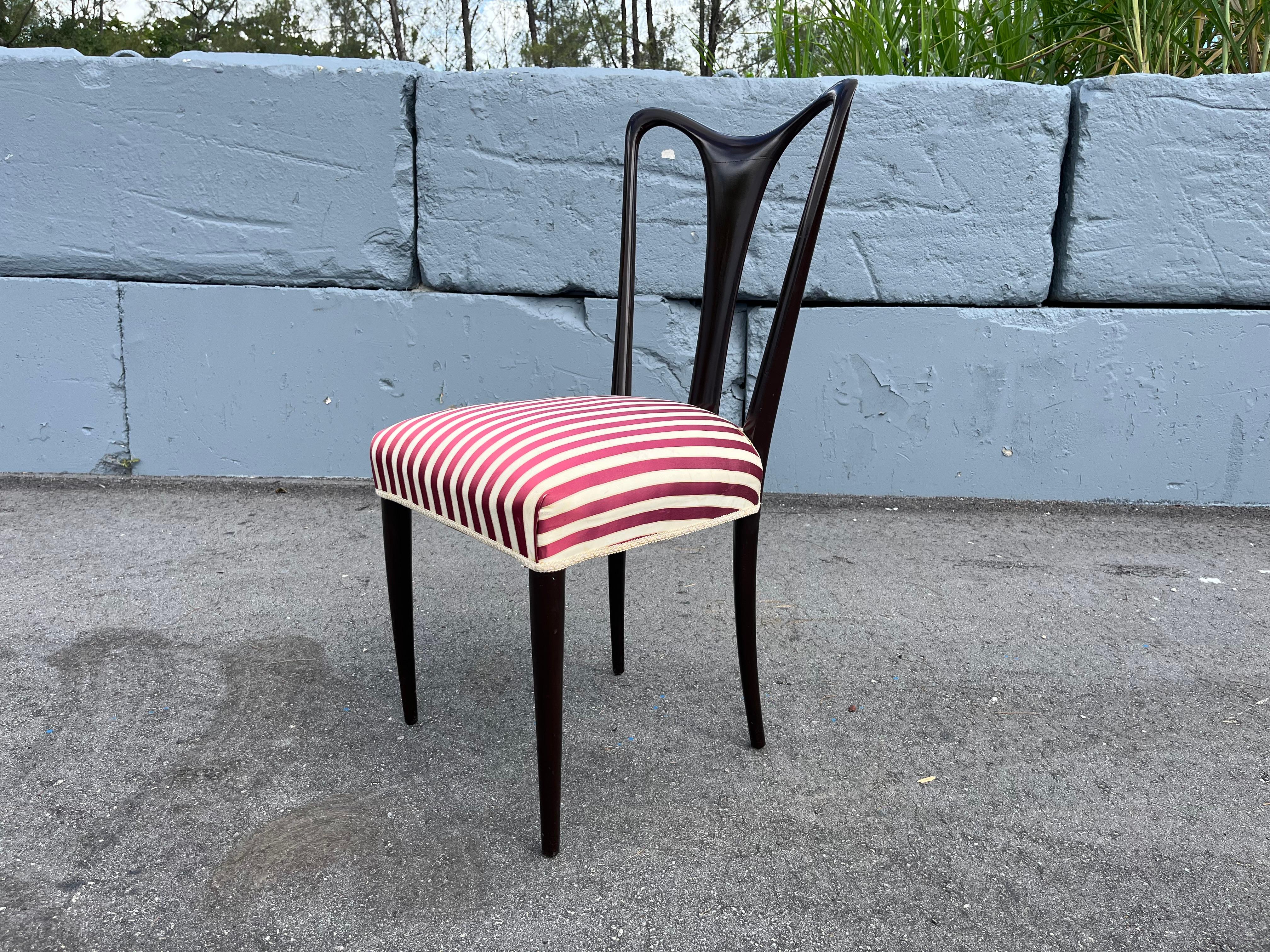 Satz von acht Esszimmerstühlen, Osvaldo Borsani zugeschrieben, Italien 1950er Jahre im Angebot 1