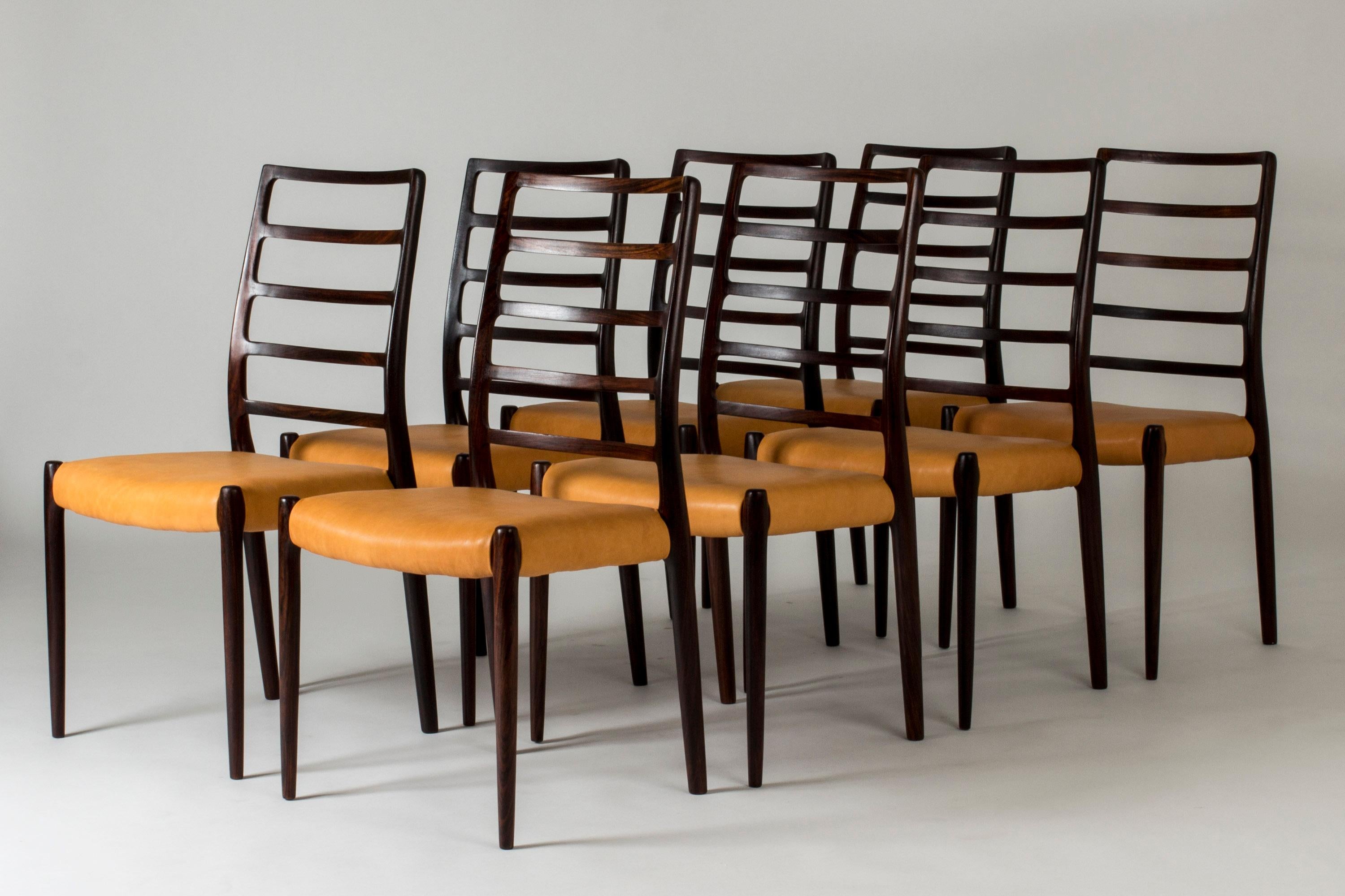 Set di otto sedie da pranzo di Niels O. Møller, Danimarca, anni '50 in vendita 3