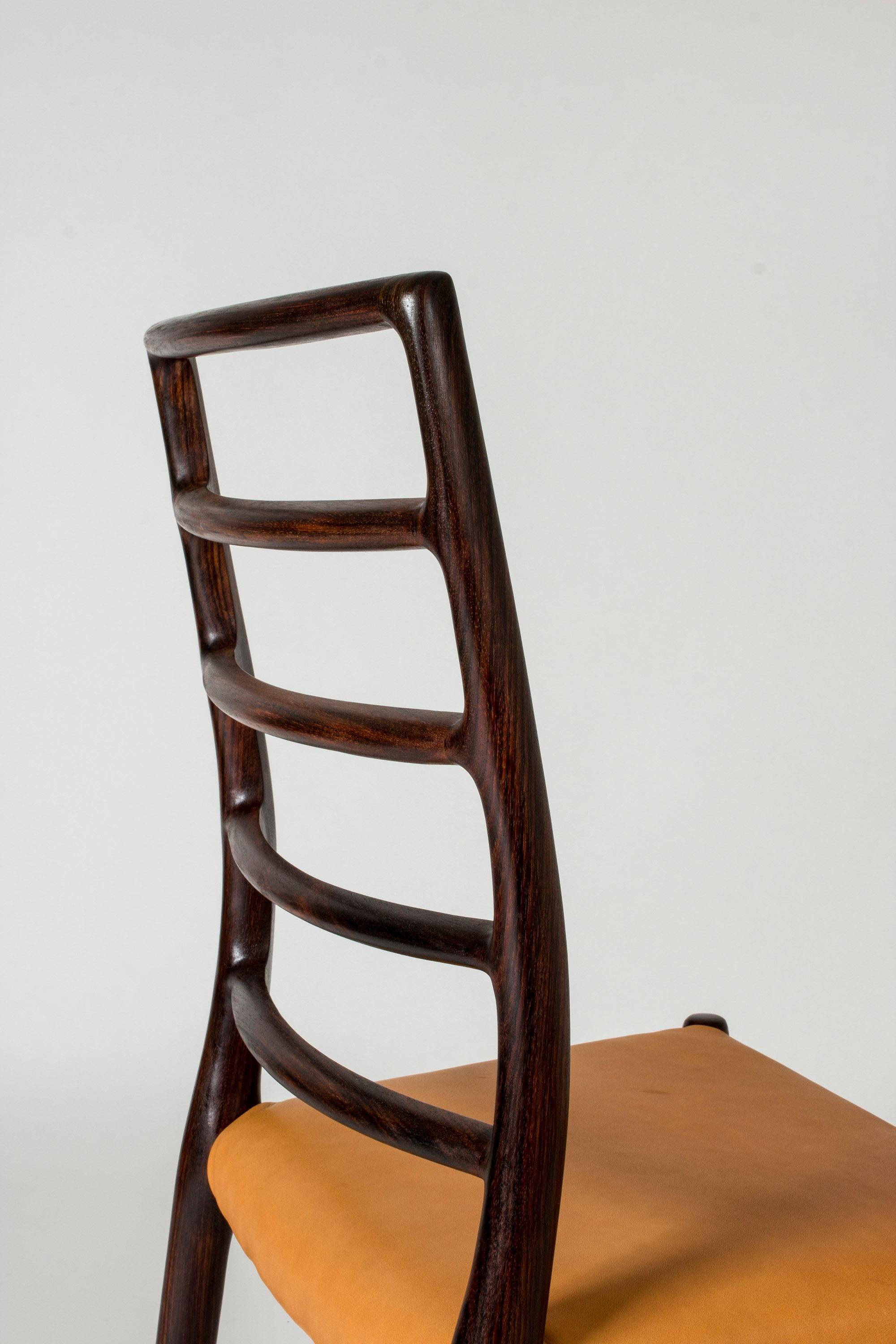 Pelle Set di otto sedie da pranzo di Niels O. Møller, Danimarca, anni '50 in vendita