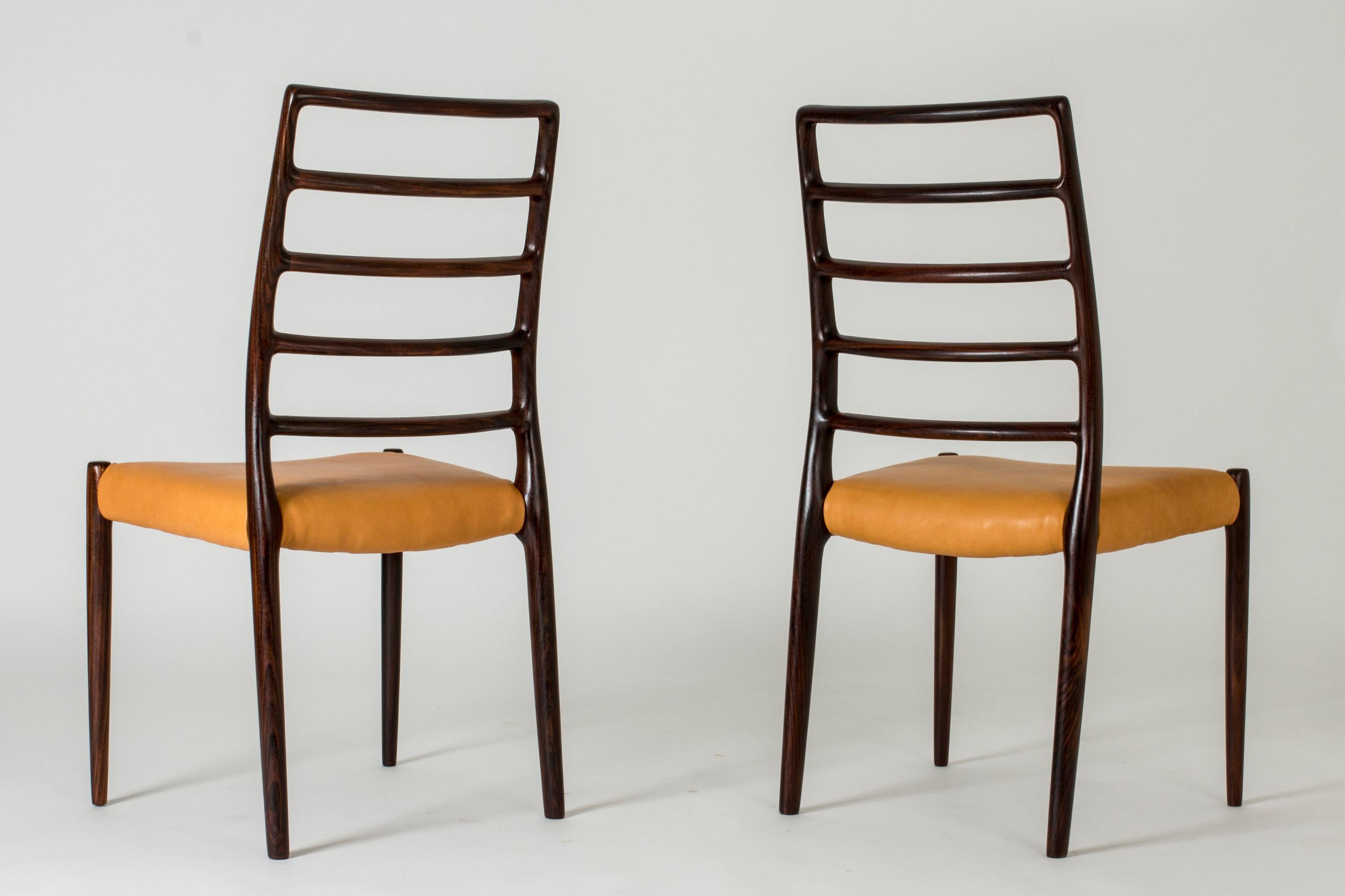 Set di otto sedie da pranzo di Niels O. Møller, Danimarca, anni '50 in vendita 2