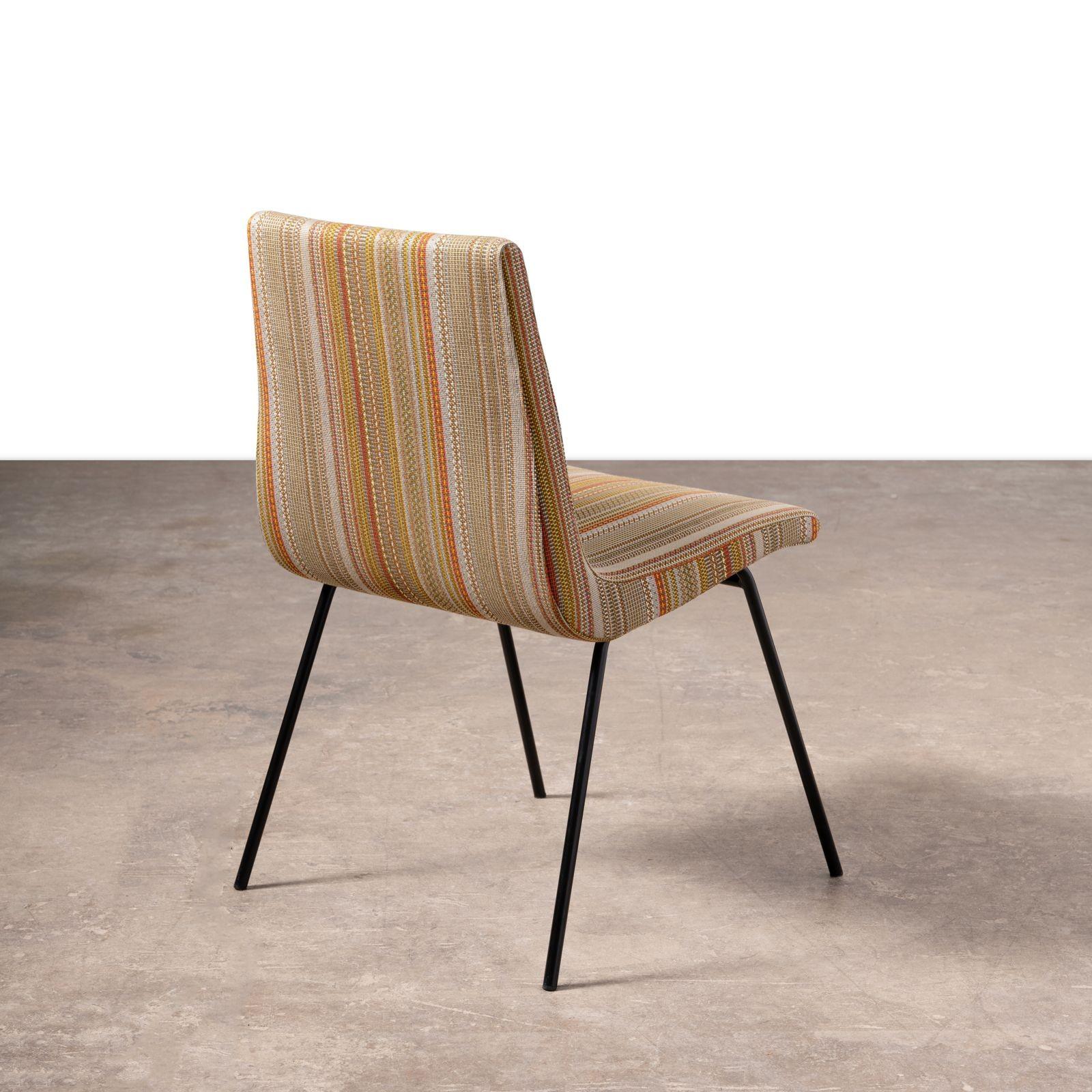 Satz von acht Esszimmerstühlen von Pierre Paulin für Ligne Roset im Angebot 5