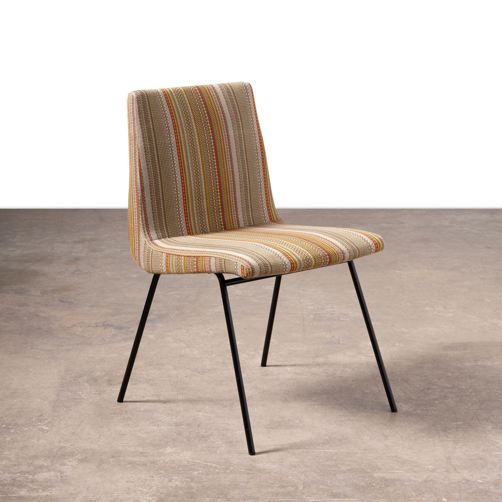 Satz von acht Esszimmerstühlen von Pierre Paulin für Ligne Roset im Angebot 2