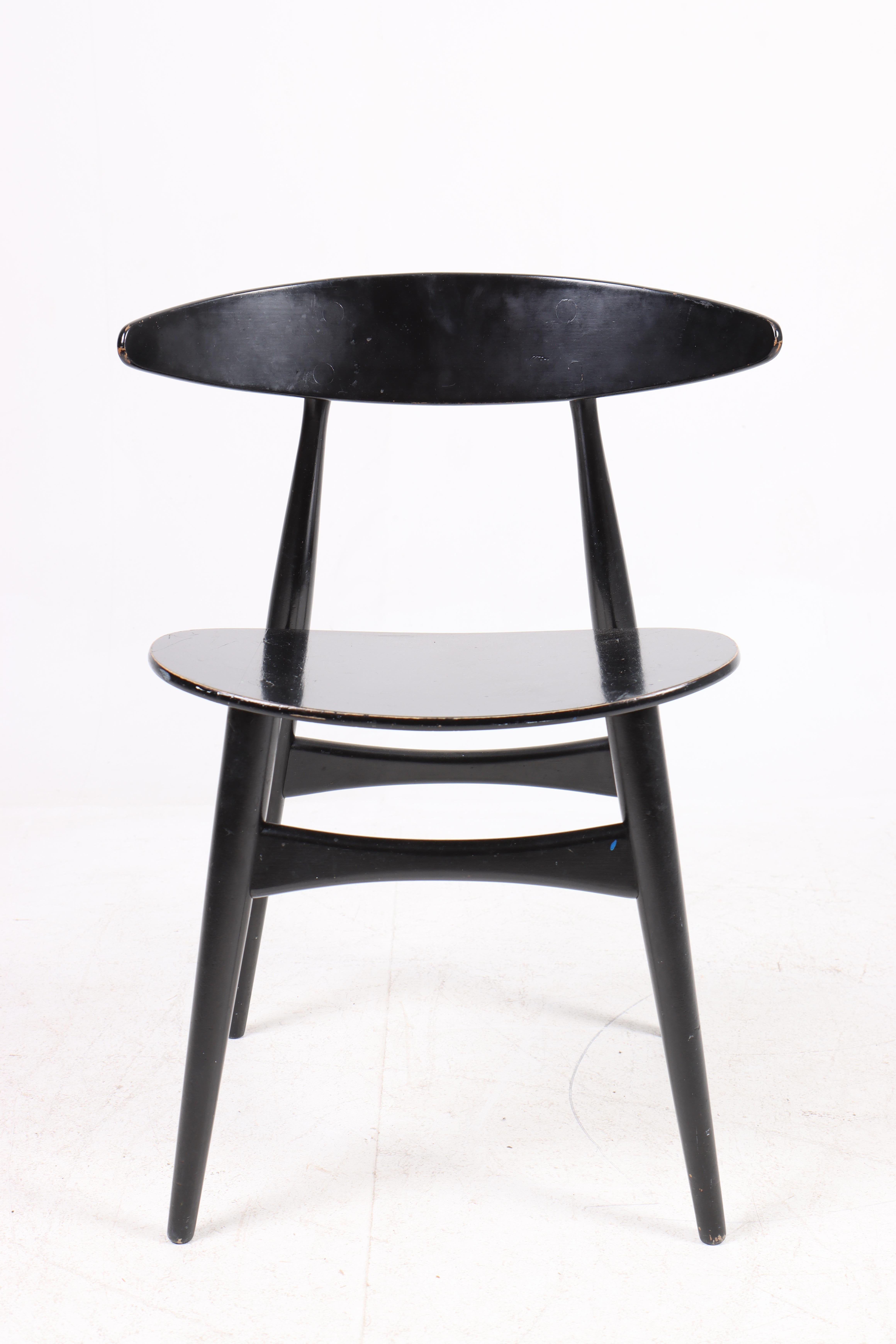 Metà XX secolo Set di otto sedie da pranzo di Wegner in vendita