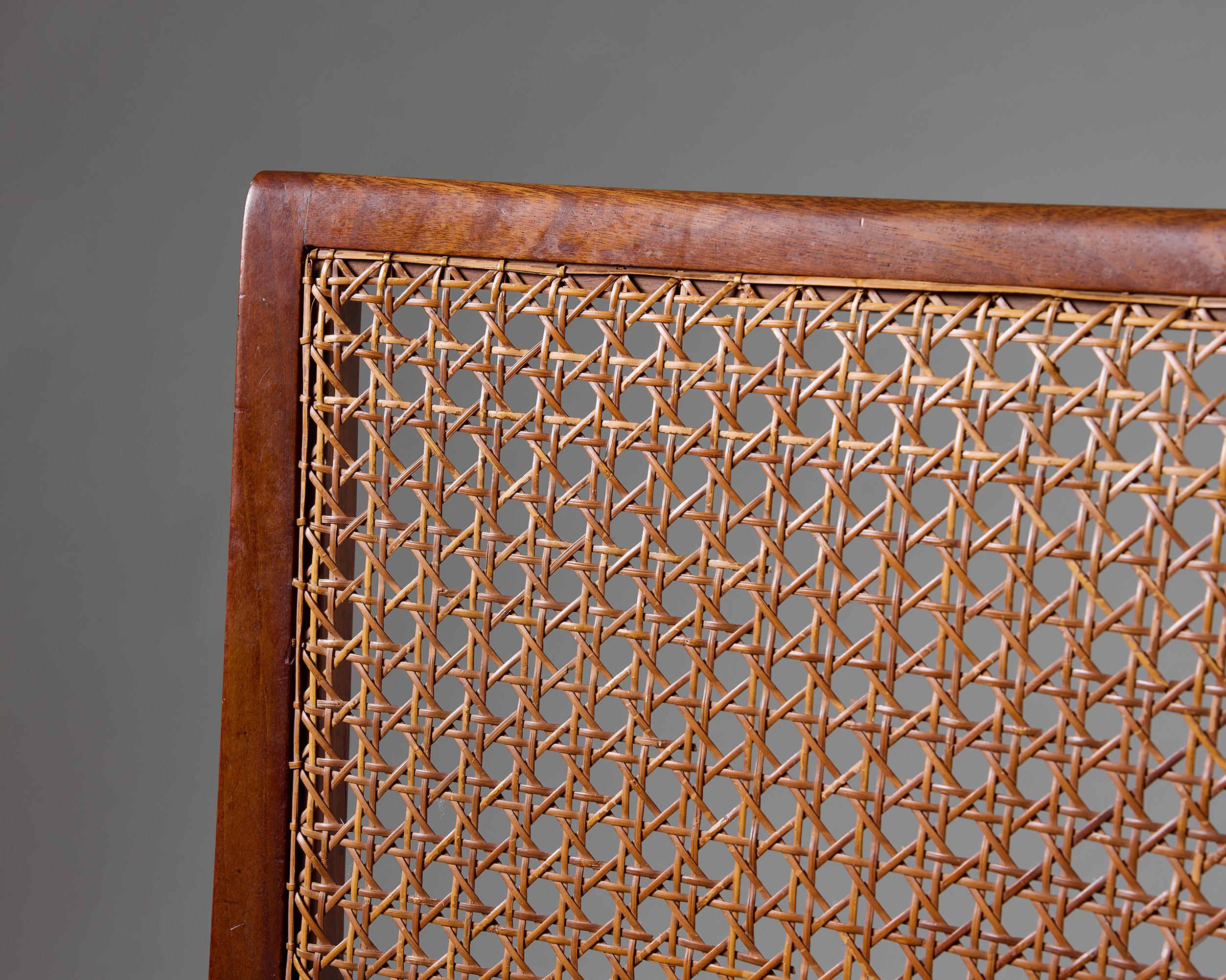 Conjunto de ocho sillas de comedor Diseñado por Frits Henningsen Dinamarca, década de 1940 en venta 4