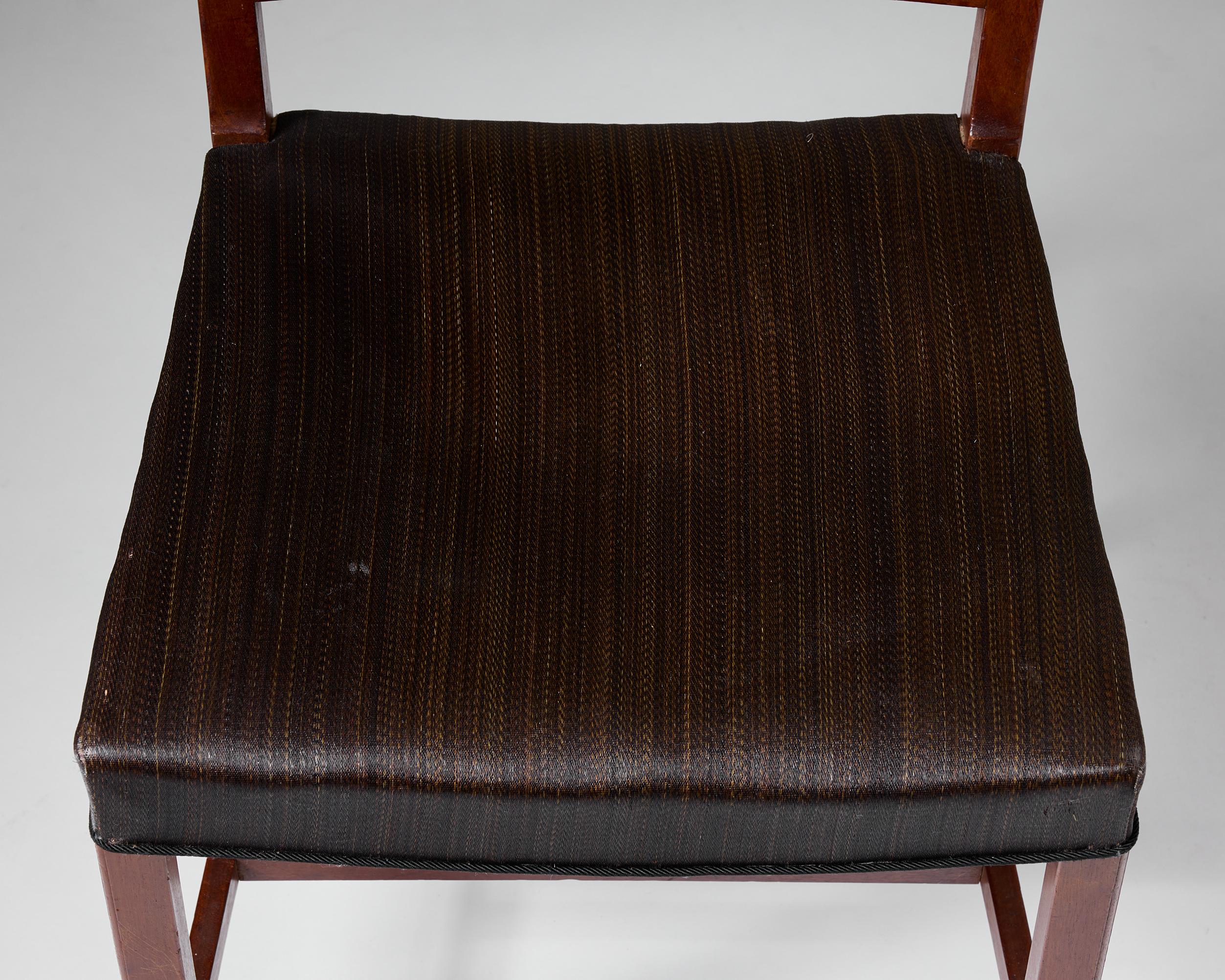 Conjunto de ocho sillas de comedor Diseñado por Frits Henningsen Dinamarca, década de 1940 en venta 2