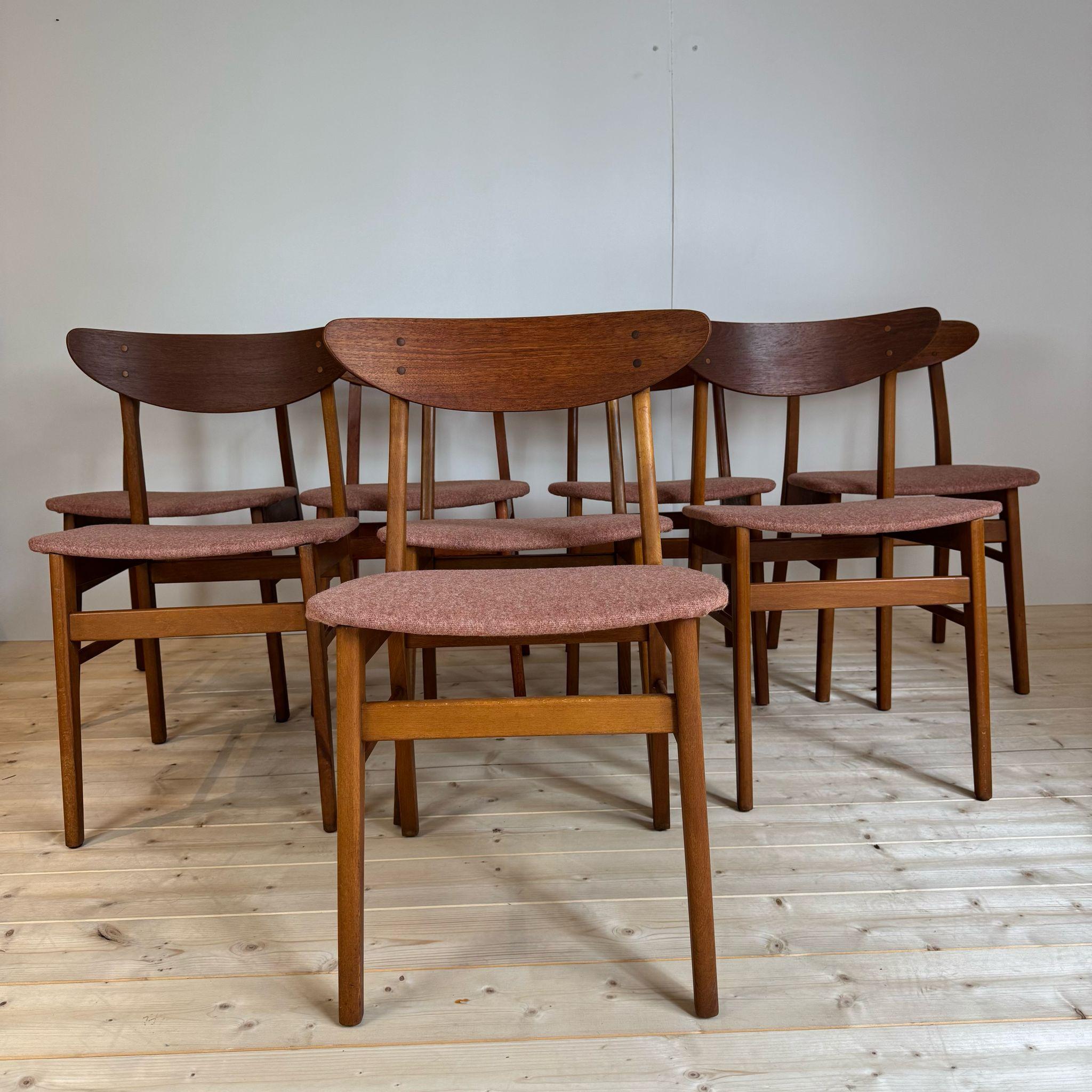 Set of eight dining chairs, Farstrup Møbler model 210, Denmark 1960s In Good Condition In Torino, IT